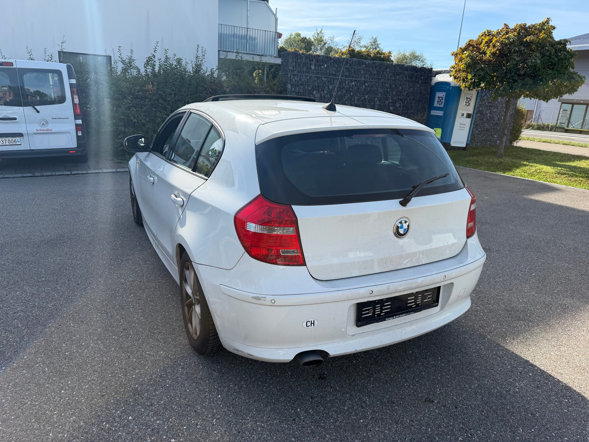 BMW 120d Dynamic Edition-image-4