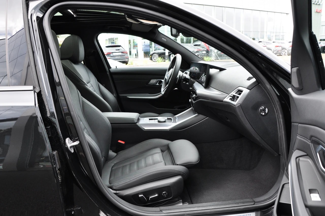 BMW M340i xDrive 48V Touring Steptronic M Sport Pro-image-21