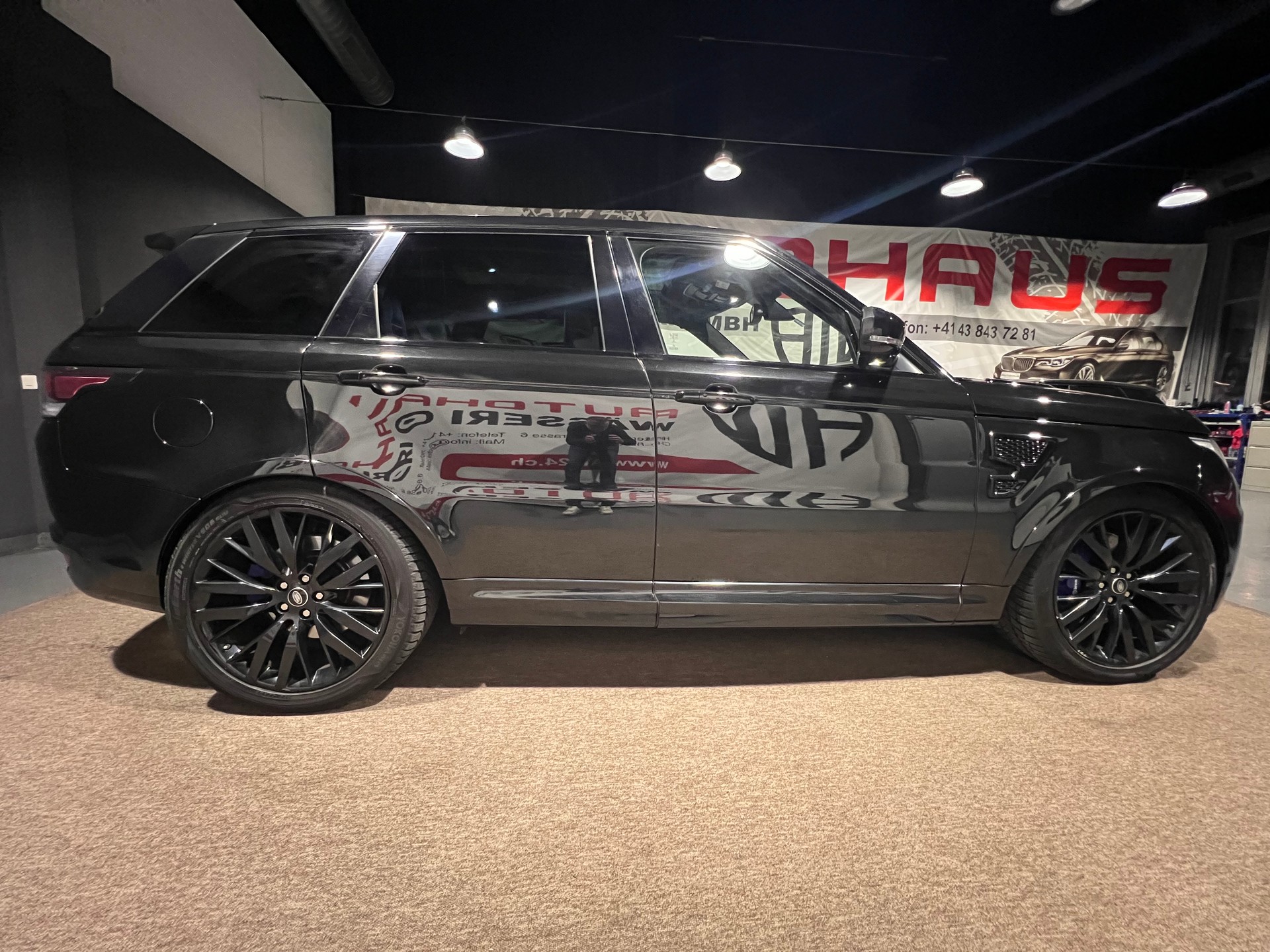 LAND ROVER Range Rover Sport 5.0 V8 SVR-showroom-element-1