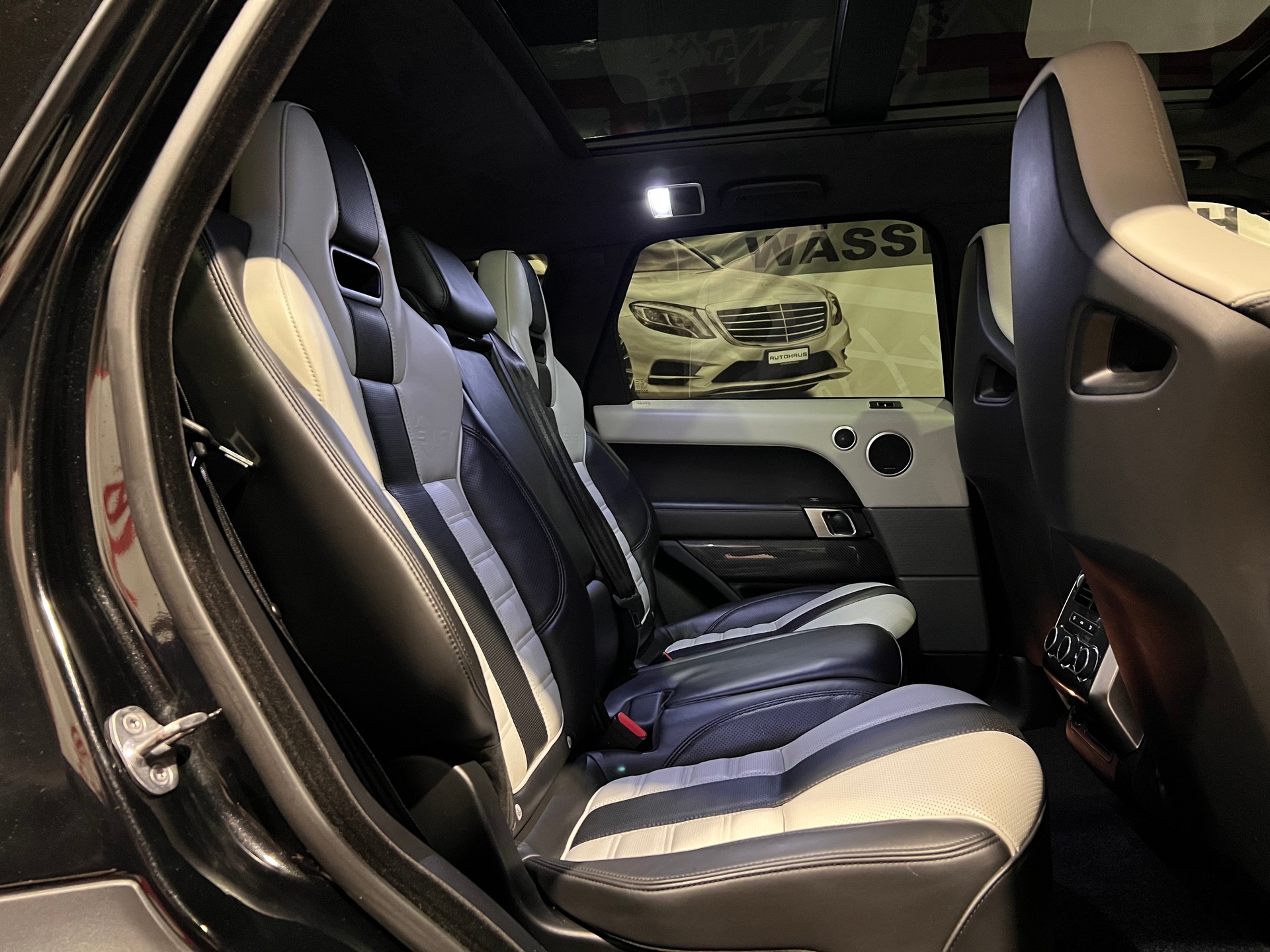 LAND ROVER Range Rover Sport 5.0 V8 SVR-image-16