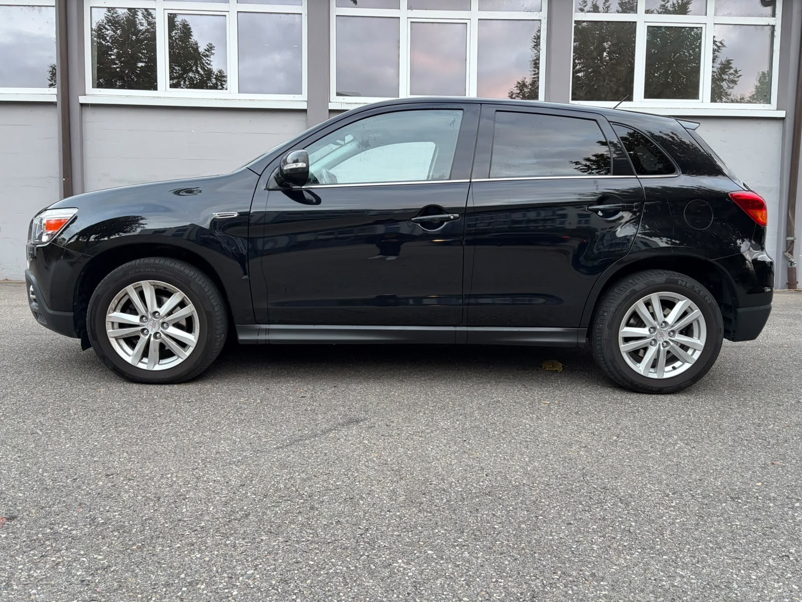 MITSUBISHI ASX 1.8 DID SuperJubilé 4WD-image-13