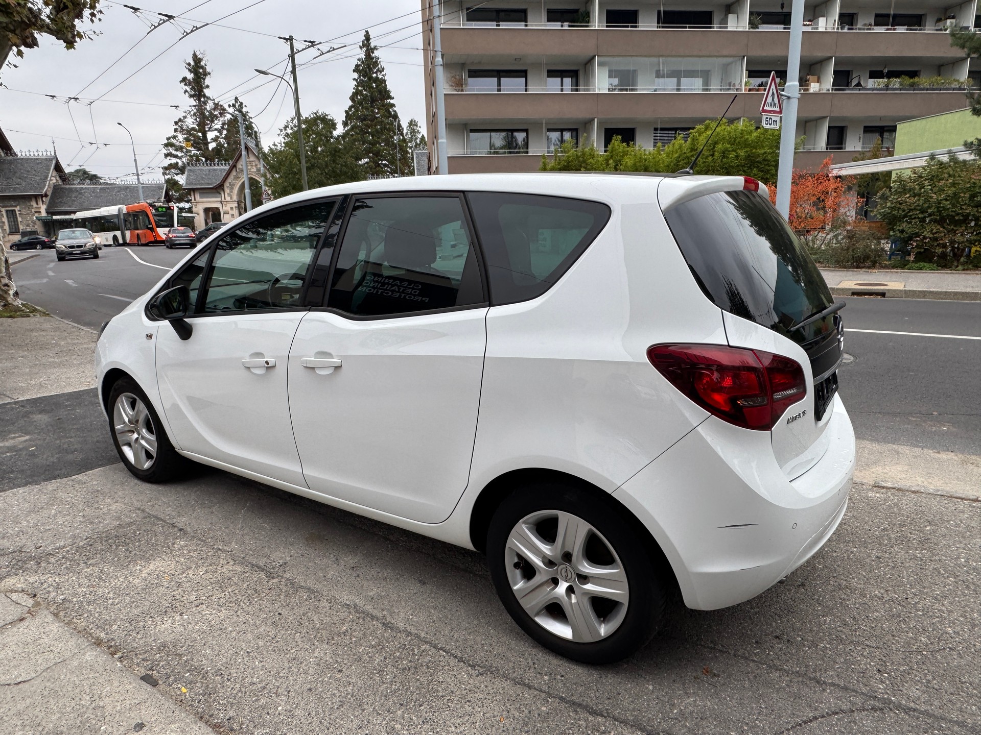 OPEL Meriva 1.4 Turbo Cosmo-image-4