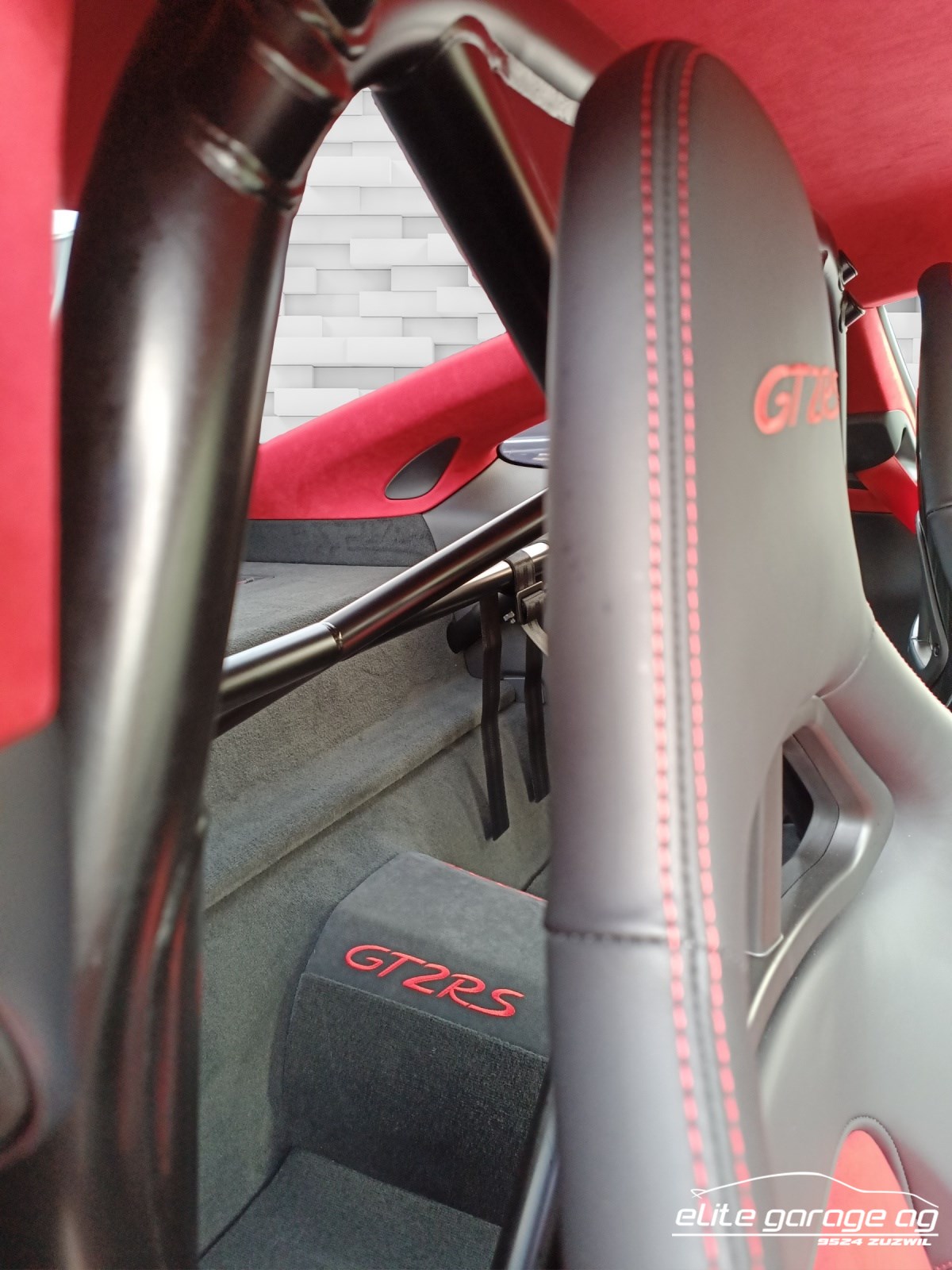 PORSCHE 911 GT2 RS PDK-image-15