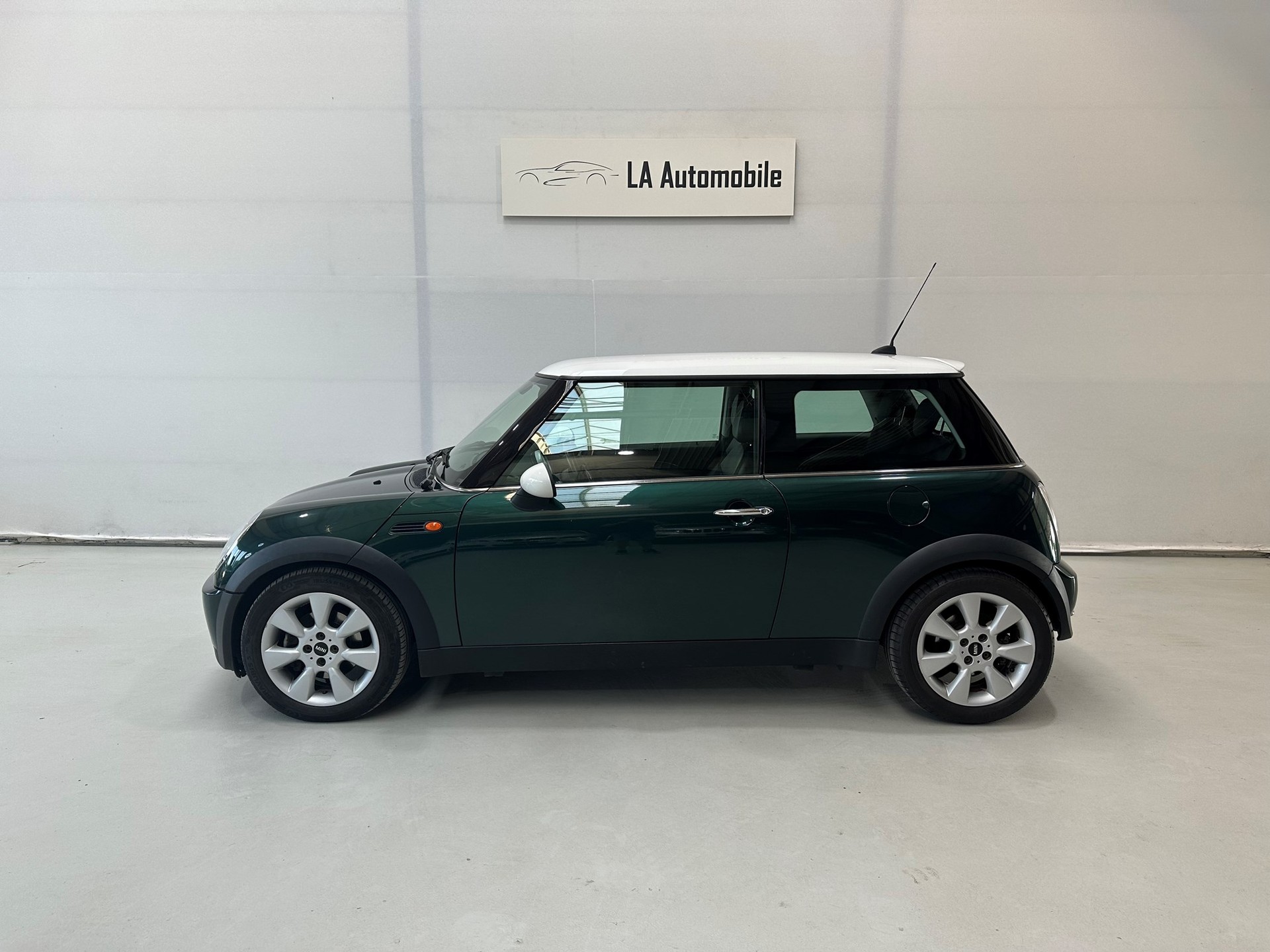 MINI Cooper-image-2