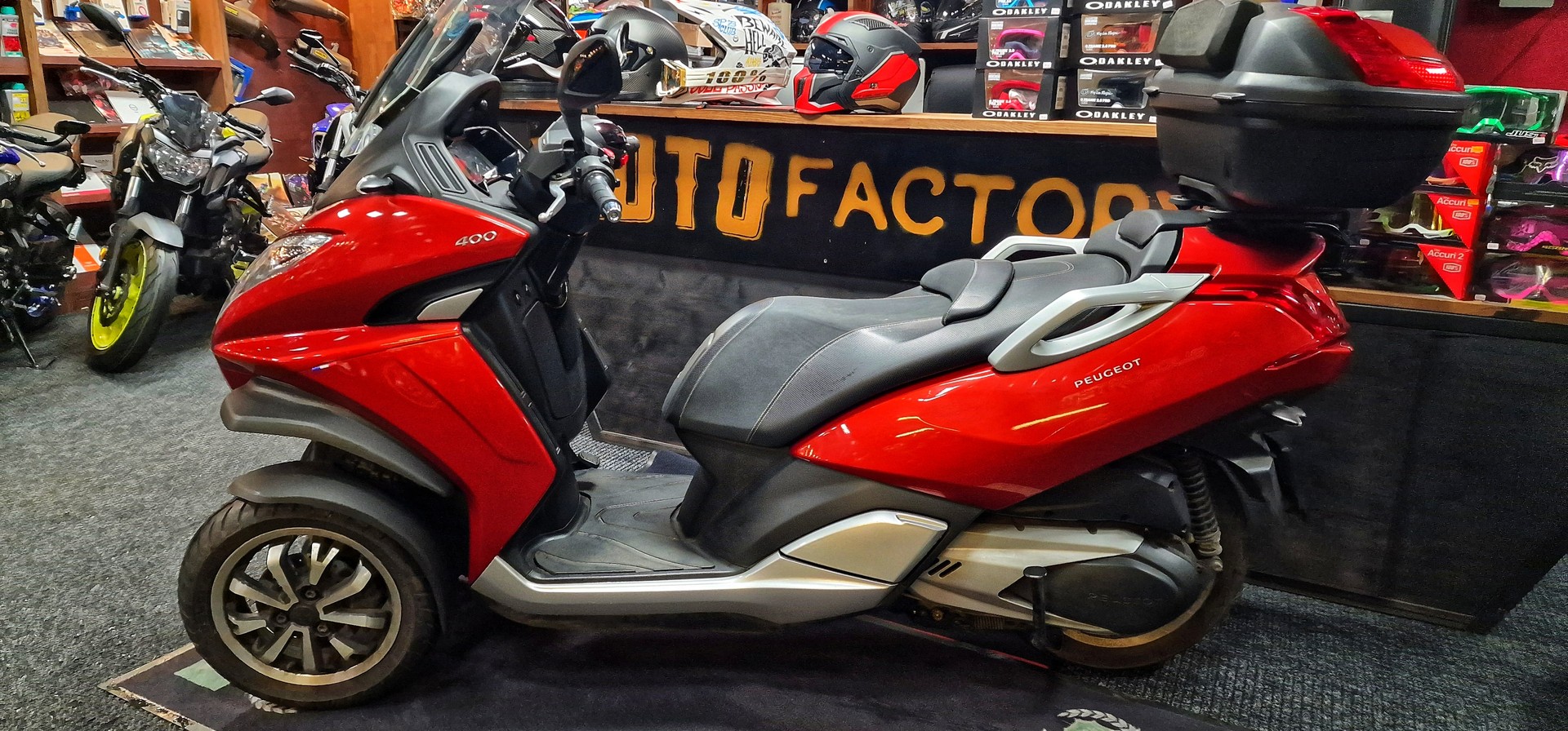 PEUGEOT Metropolis 400-image-7