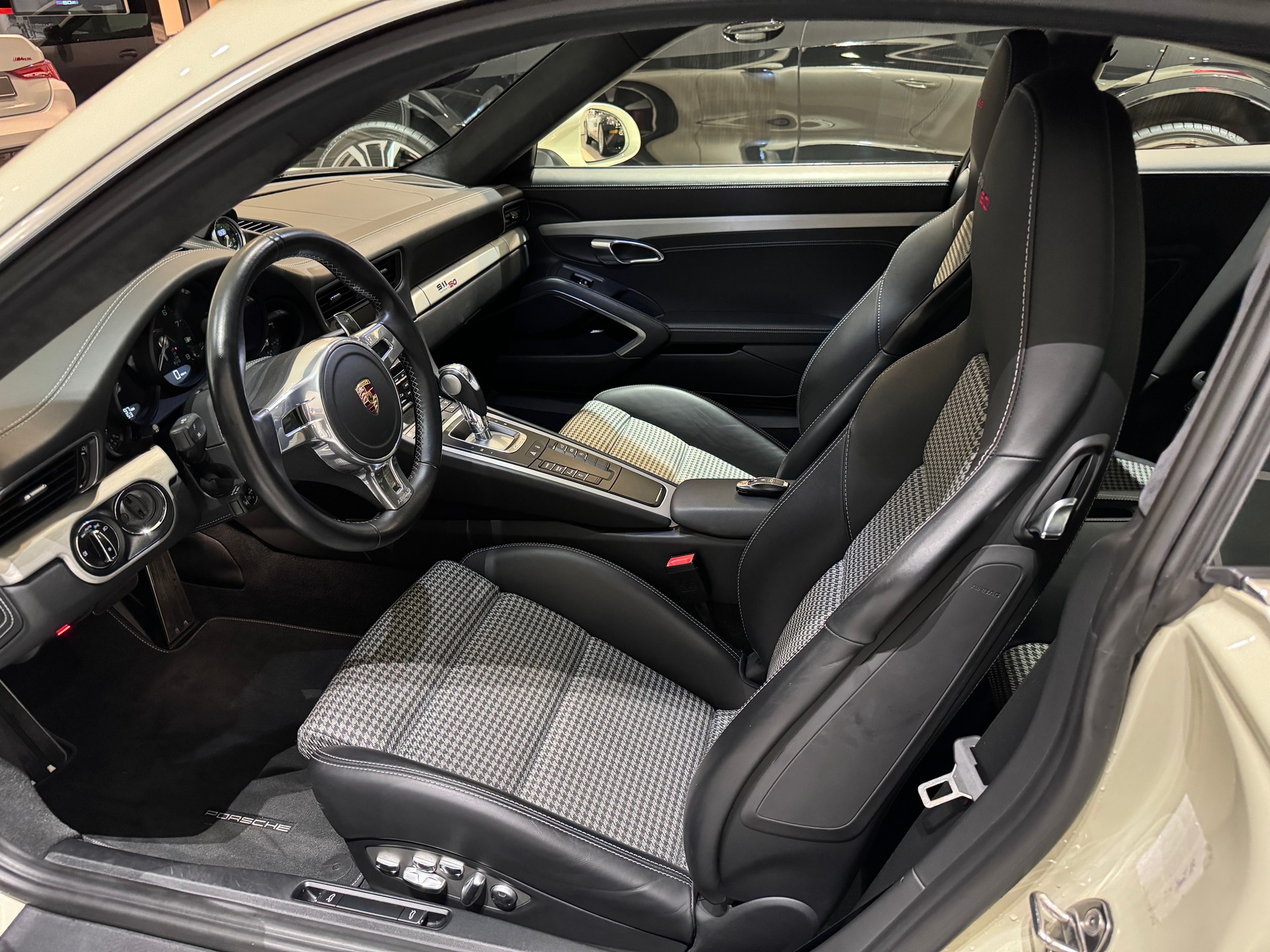PORSCHE 911 Carrera S 50 Years PDK-image-7