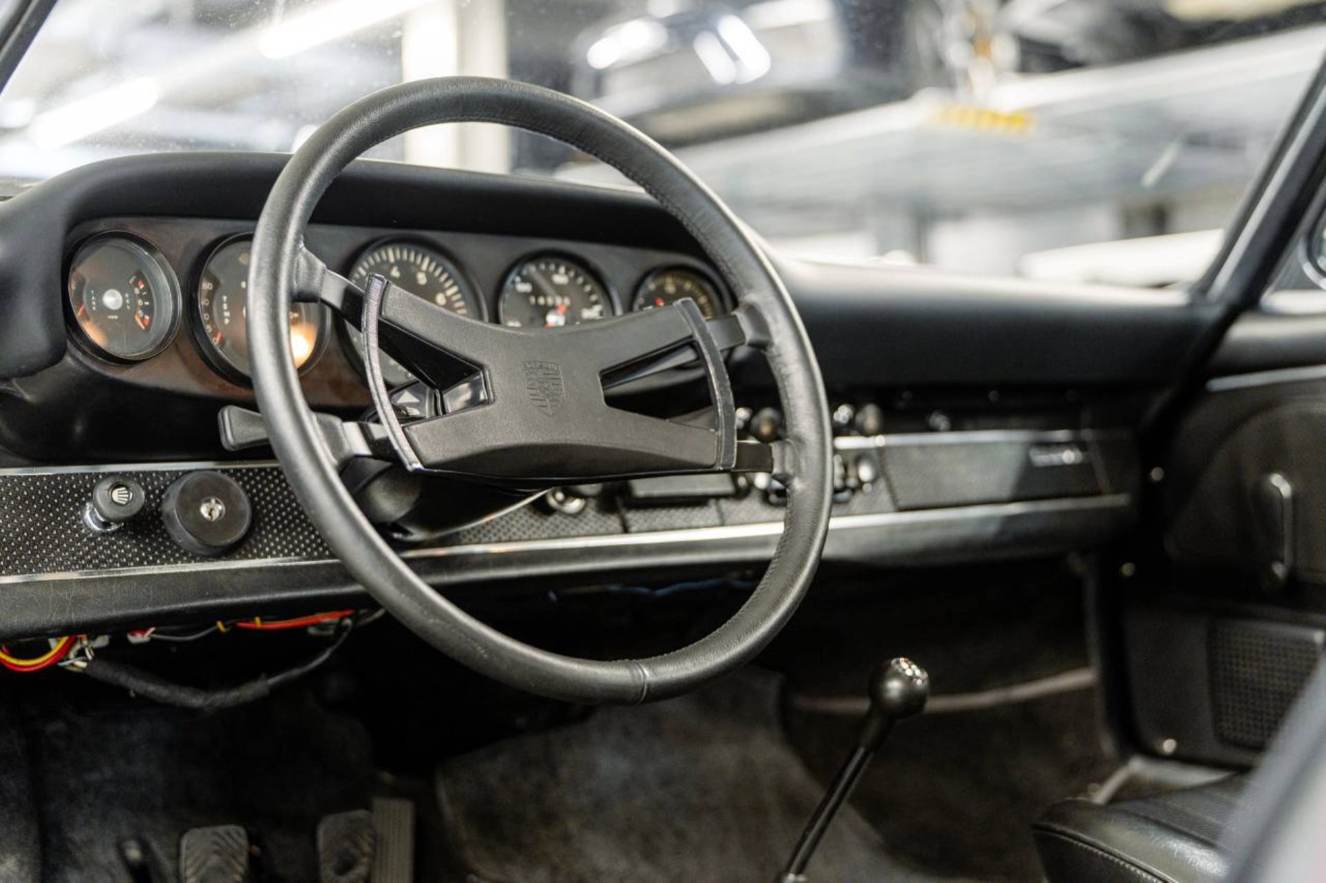 PORSCHE 911 L 2.0 Coupé-showroom-element-3