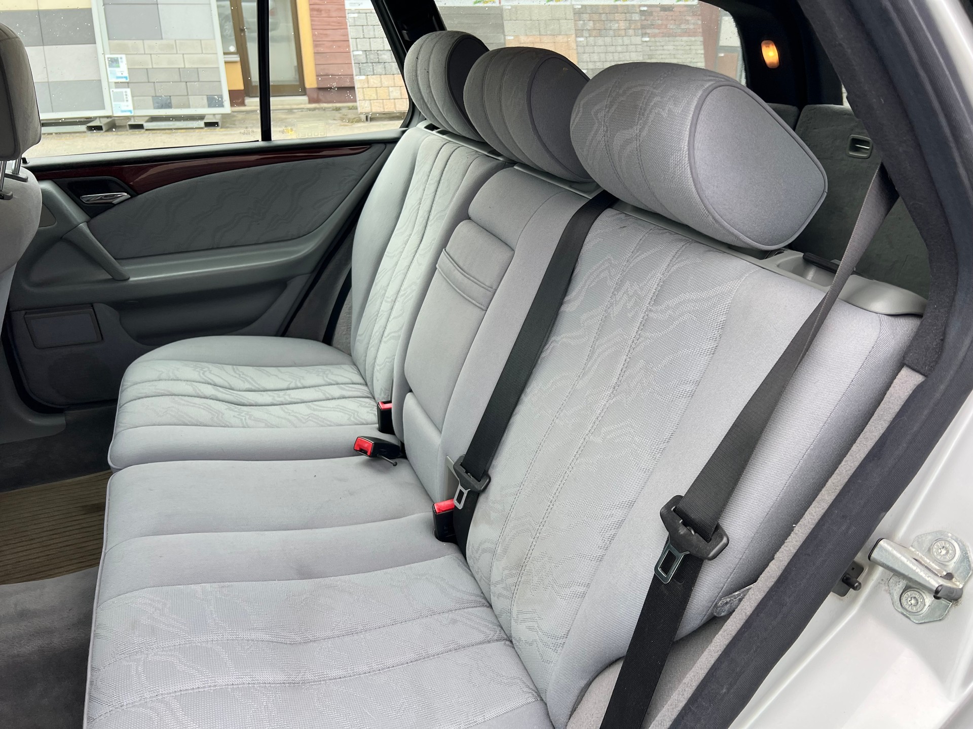 MERCEDES-BENZ E 290 TD Classic-image-9