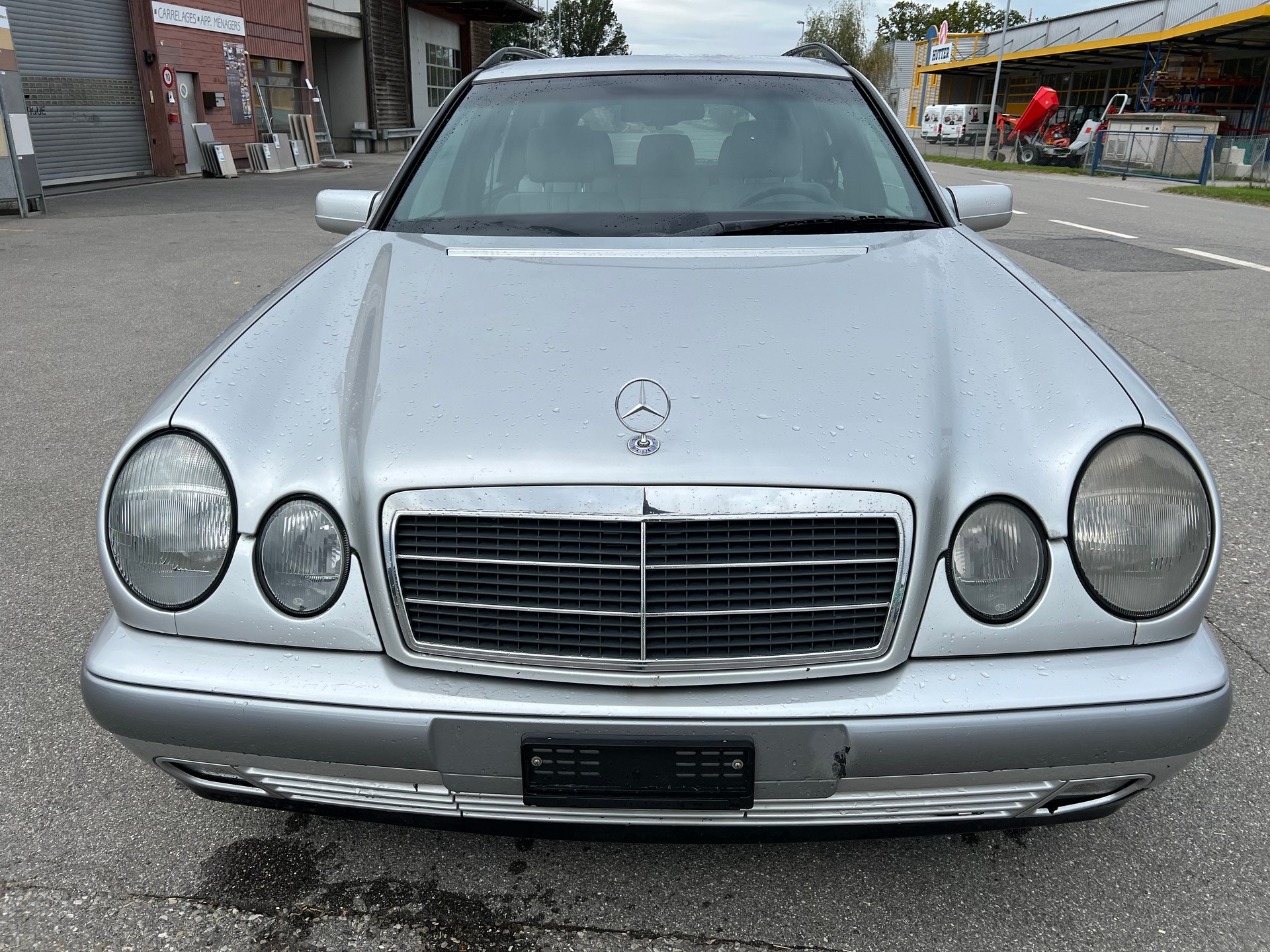 MERCEDES-BENZ E 290 TD Classic-image-4