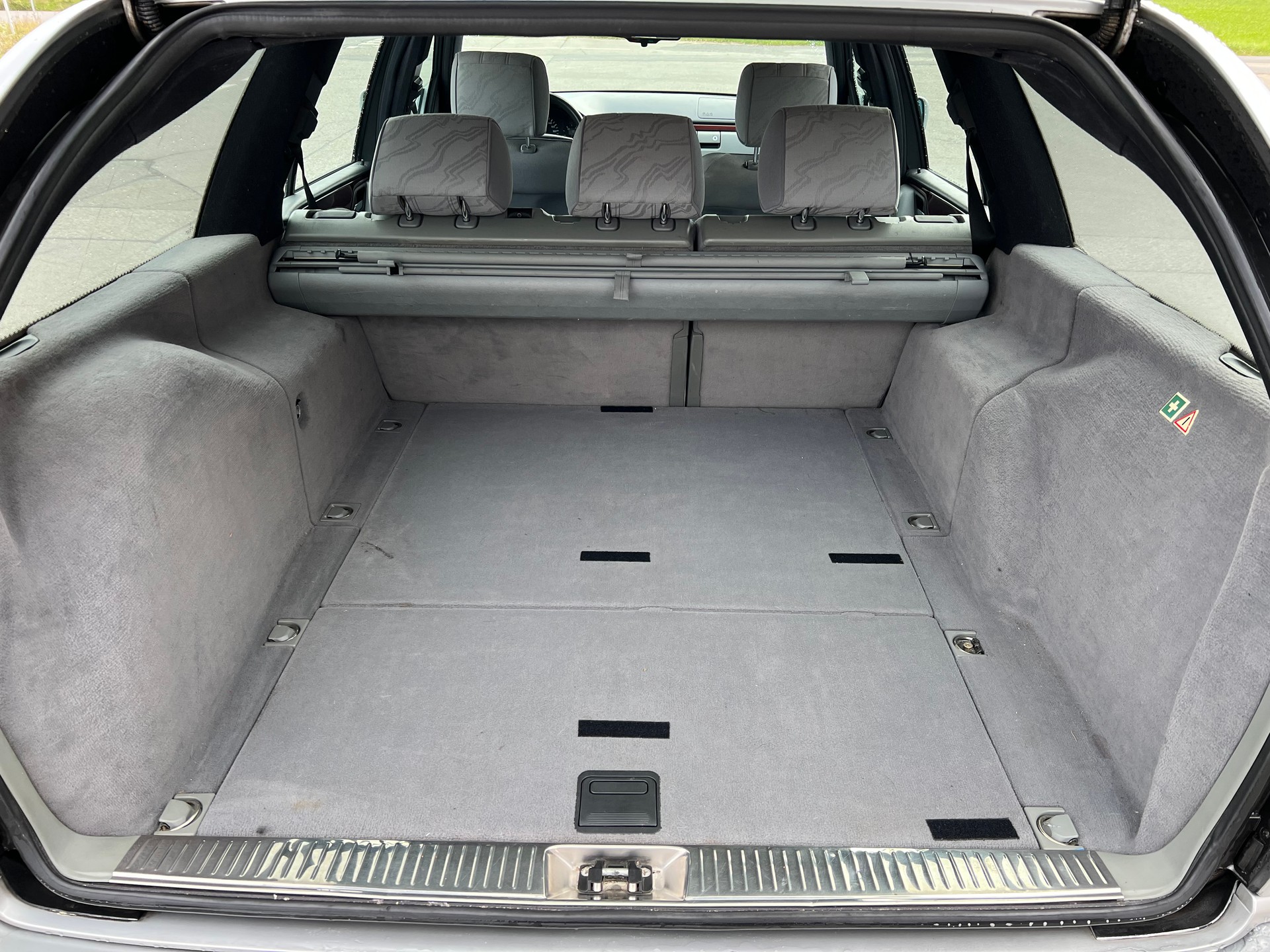 MERCEDES-BENZ E 290 TD Classic-image-11