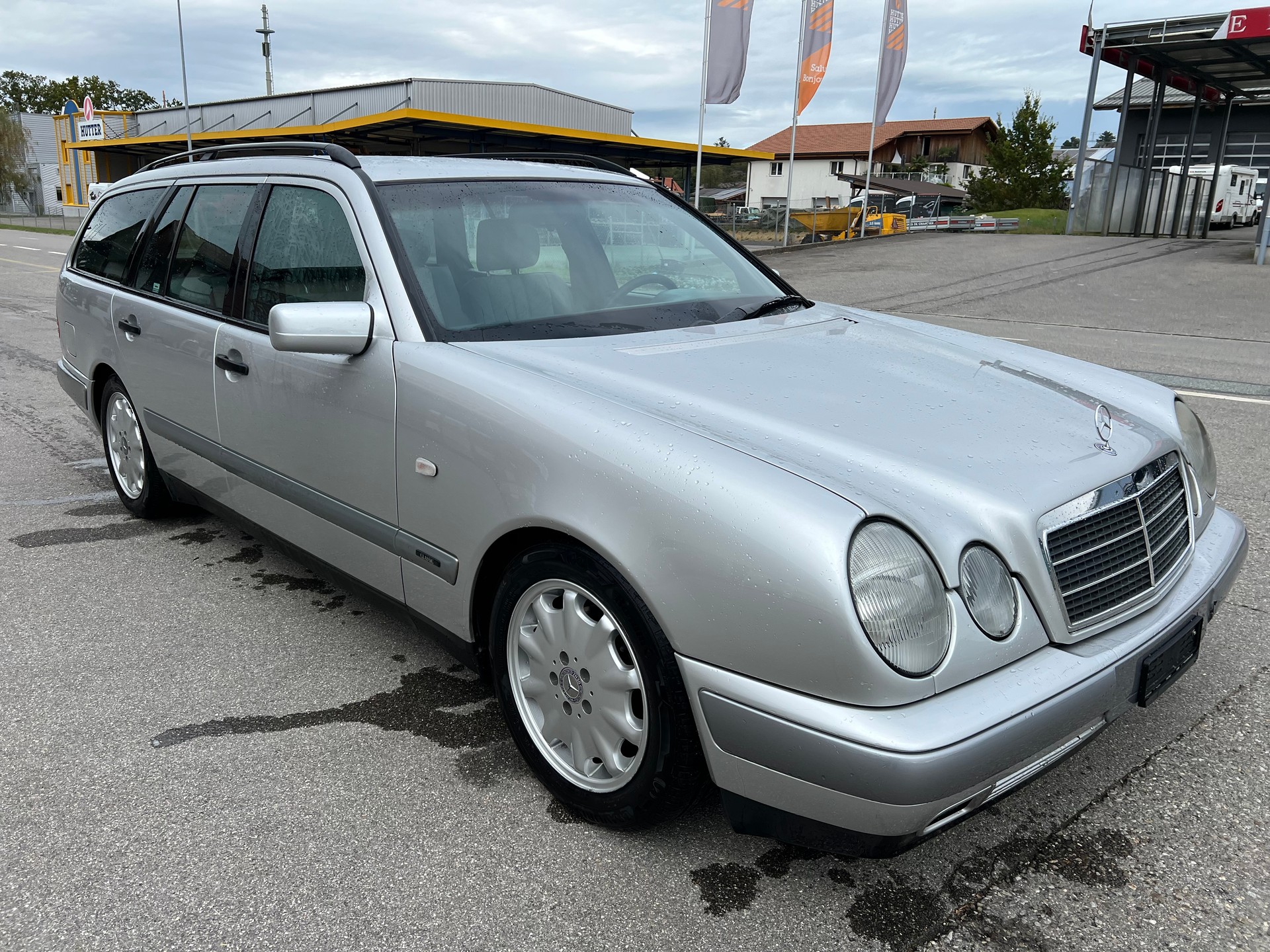 MERCEDES-BENZ E 290 TD Classic-image-2