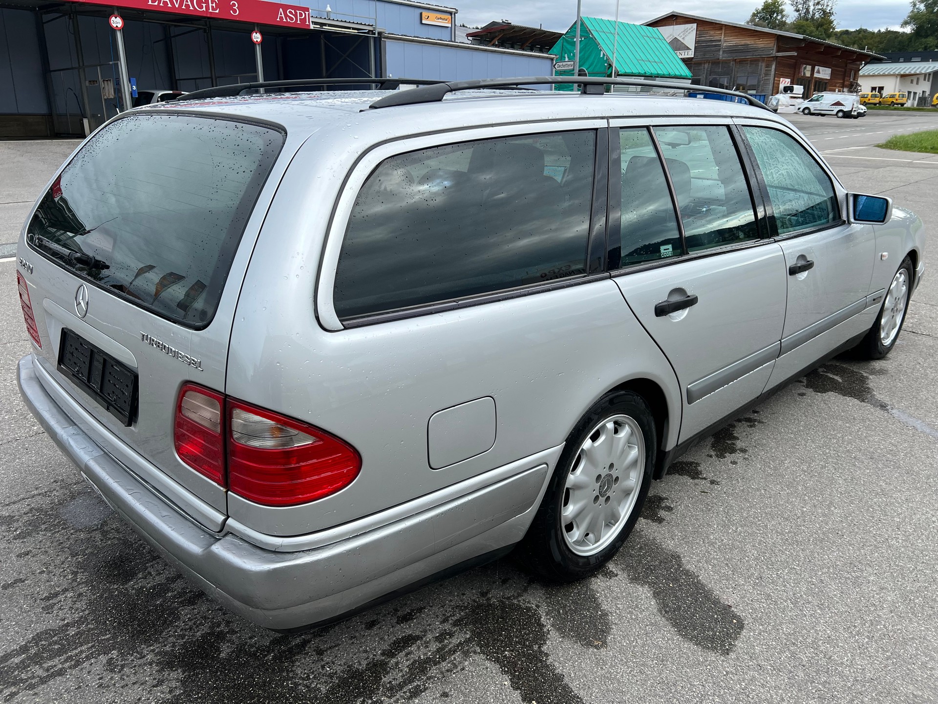 MERCEDES-BENZ E 290 TD Classic-image-3