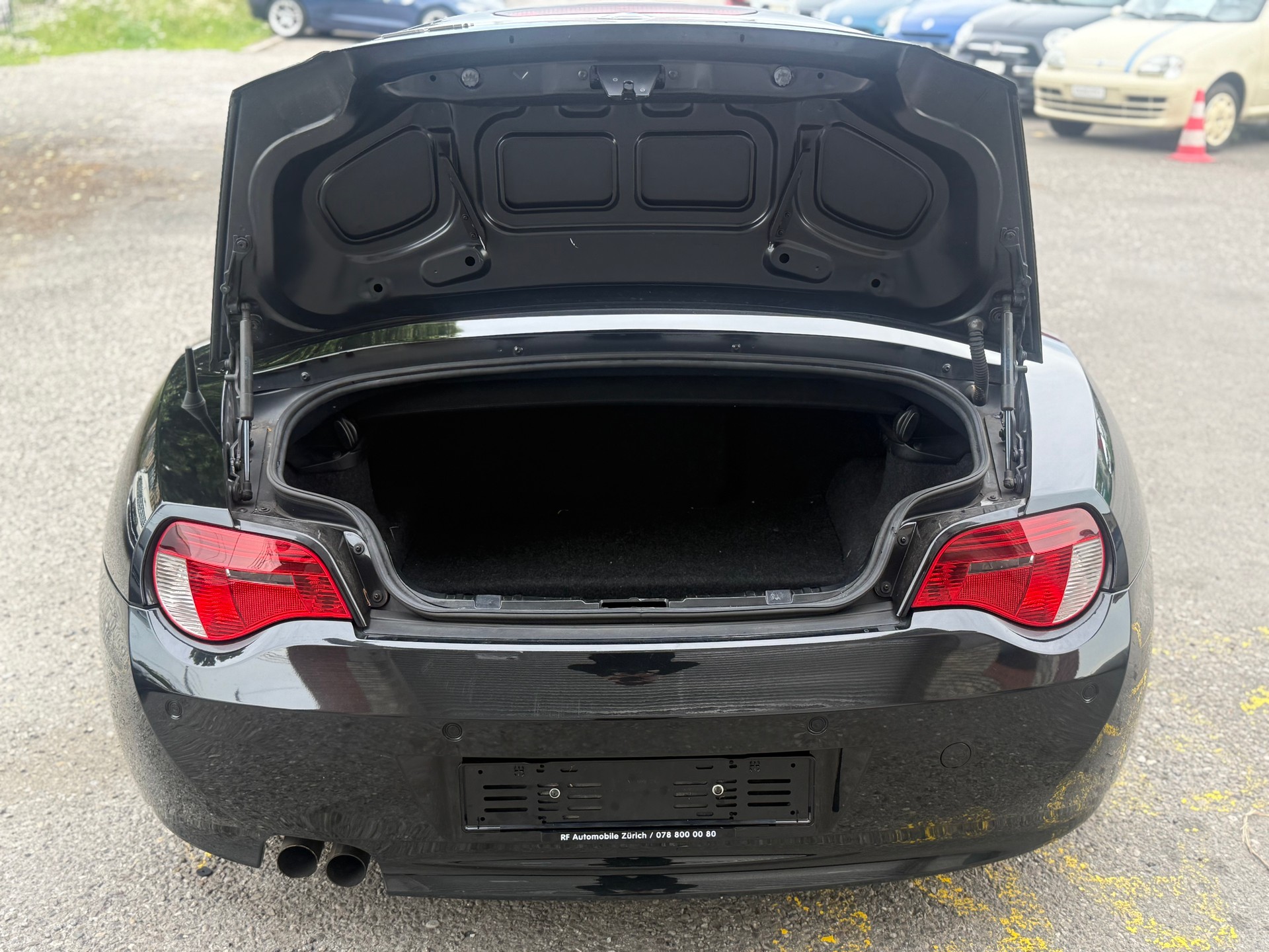 BMW Z4 2.5i Roadster-image-8