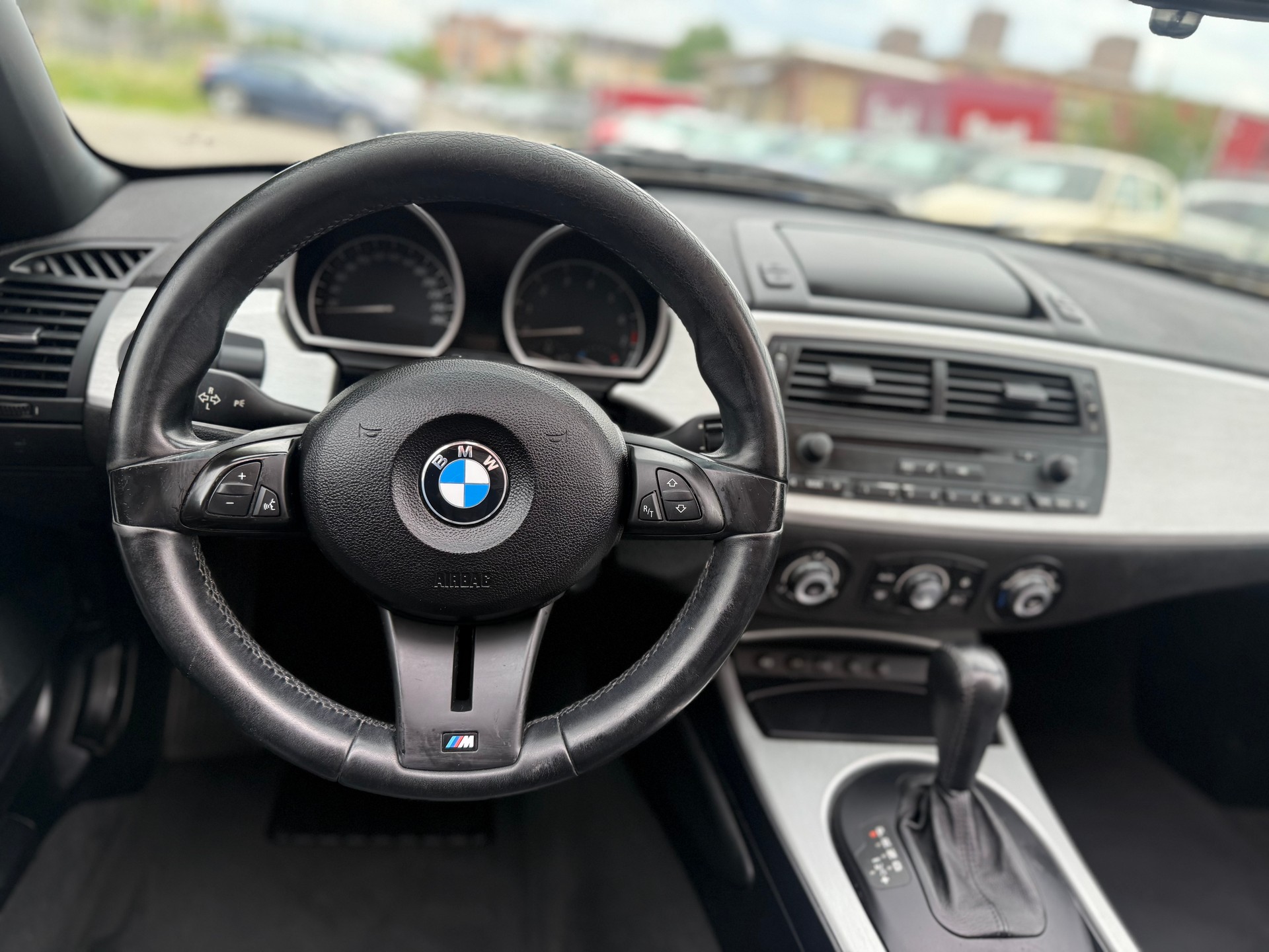 BMW Z4 2.5i Roadster-image-10