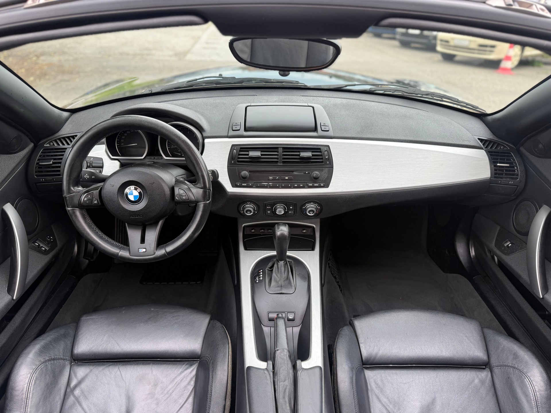 BMW Z4 2.5i Roadster-image-9