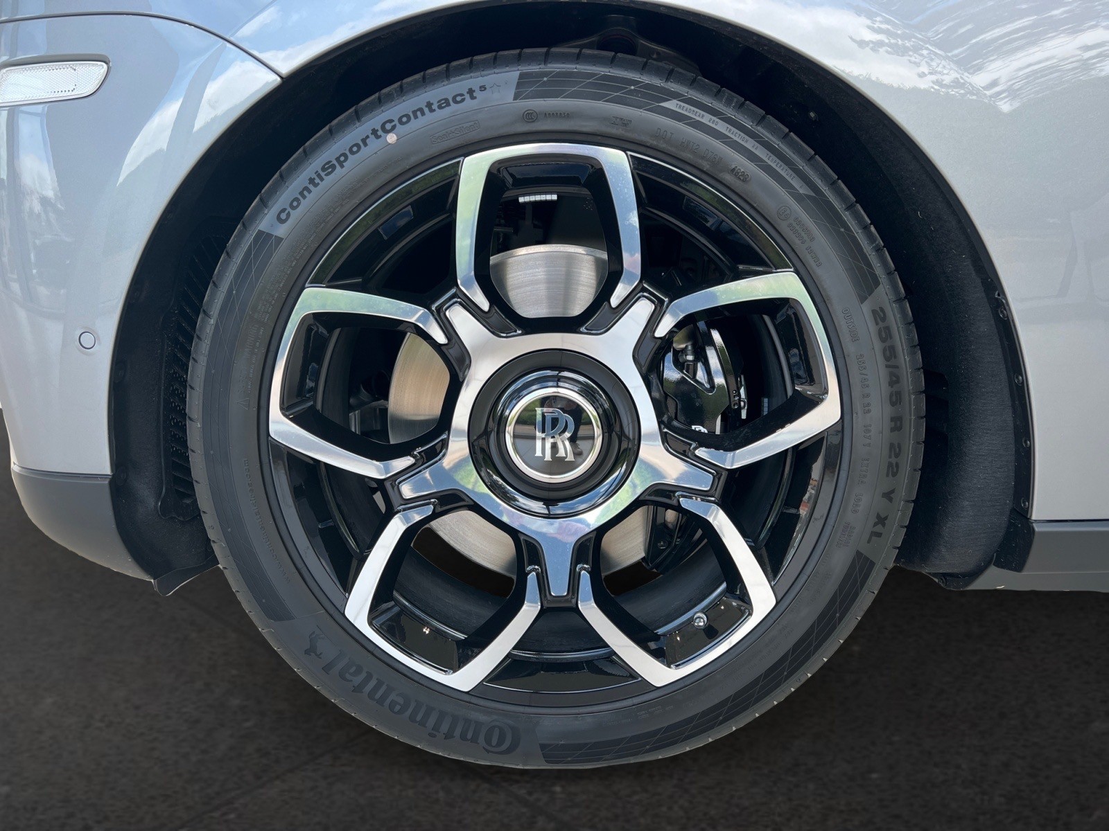 ROLLS-ROYCE Cullinan 6.7 V12 Black Badge-image-6