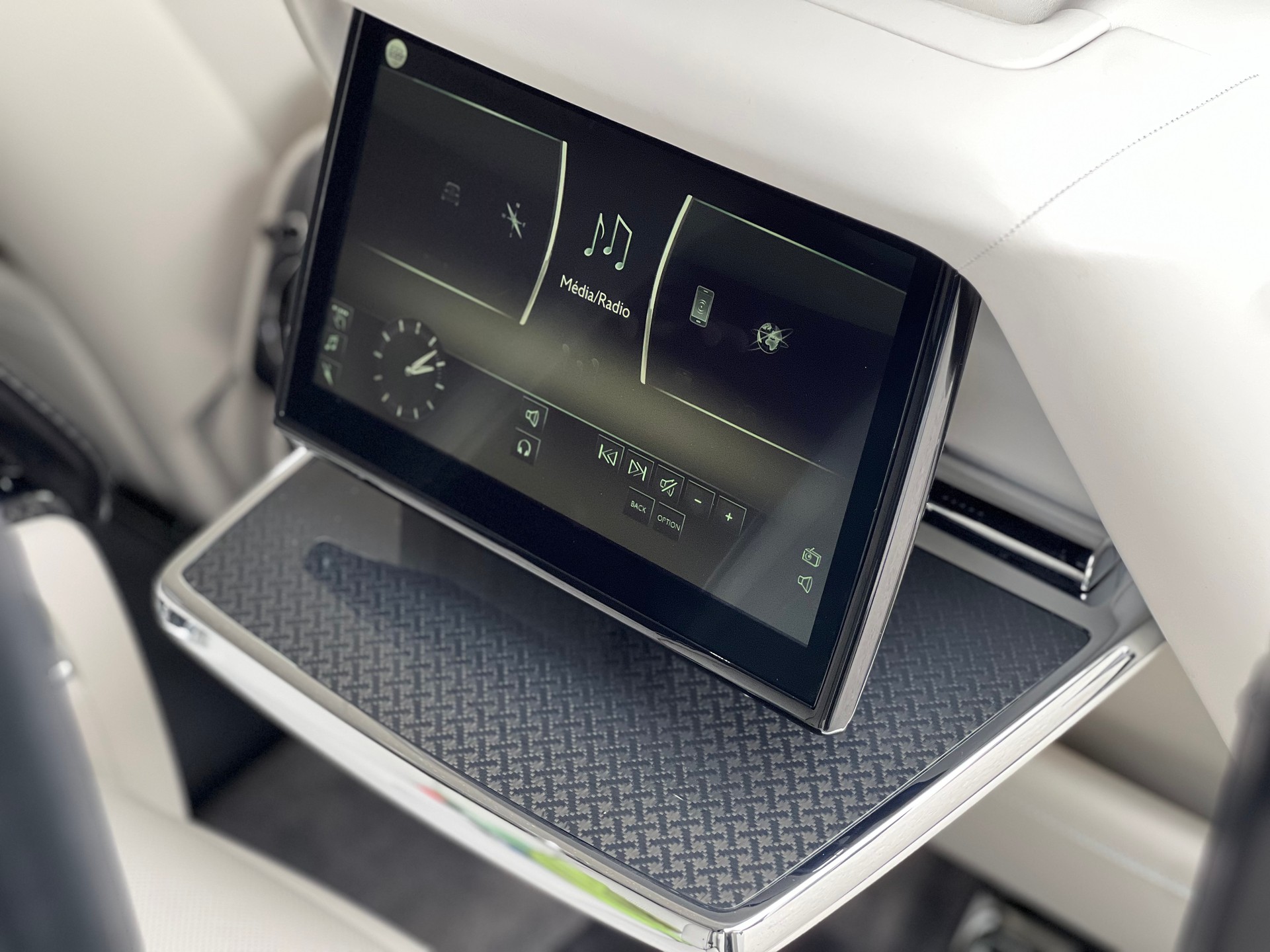 ROLLS-ROYCE Cullinan 6.7 V12 Black Badge-image-15