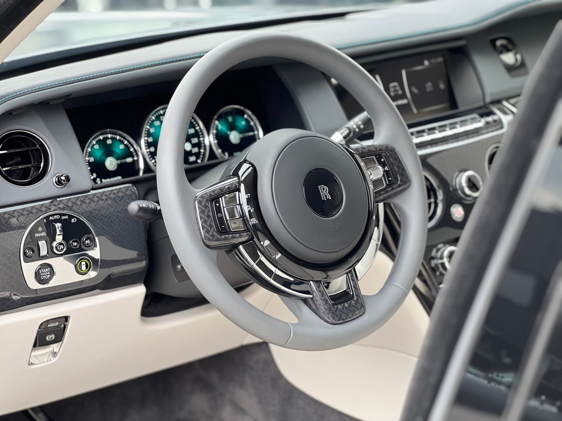 ROLLS-ROYCE Cullinan 6.7 V12 Black Badge-image-8
