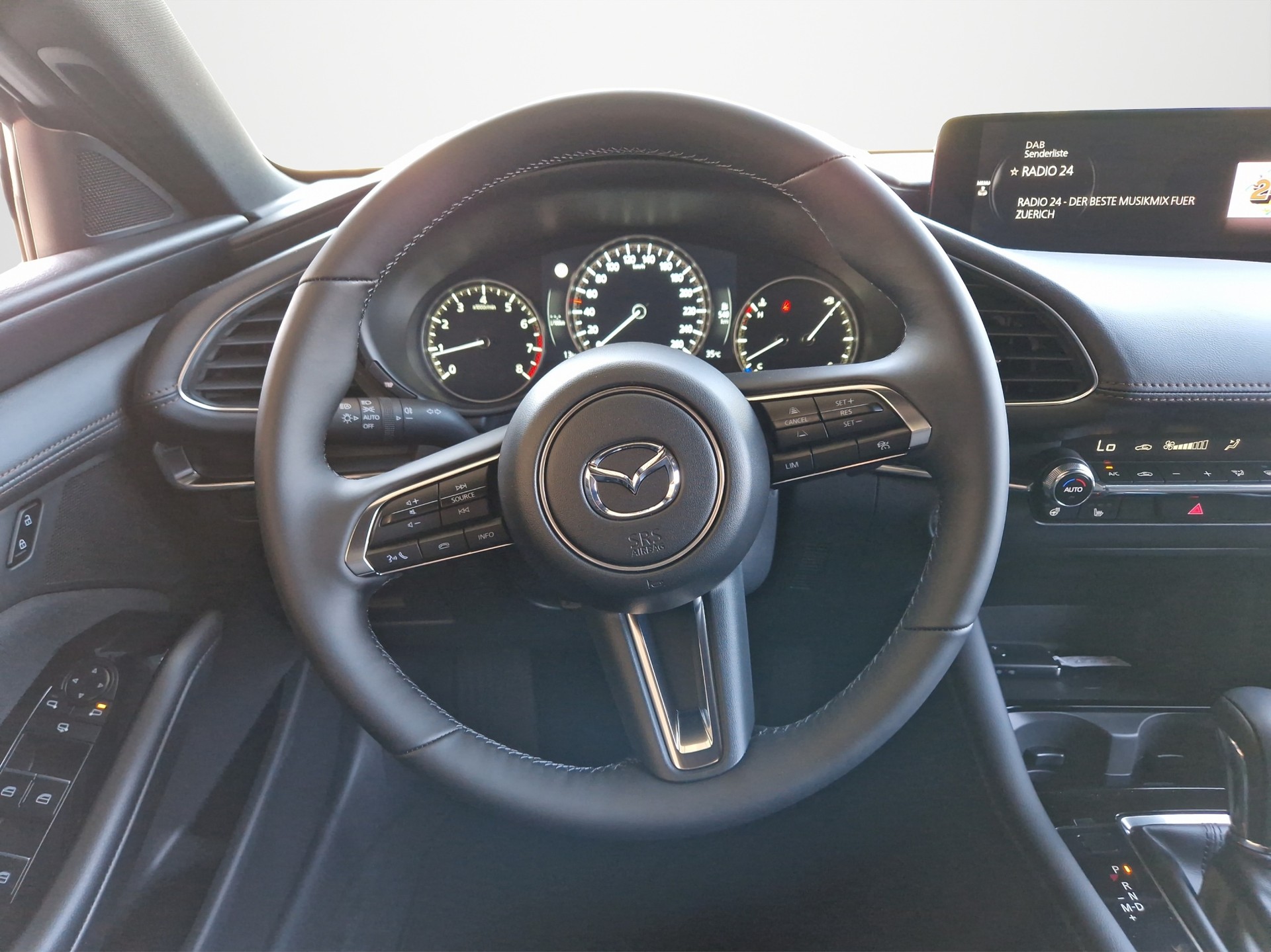 MAZDA 3 Hatchback SKYACTIV-G M Hybrid 140 Centre Line Automat-image-12
