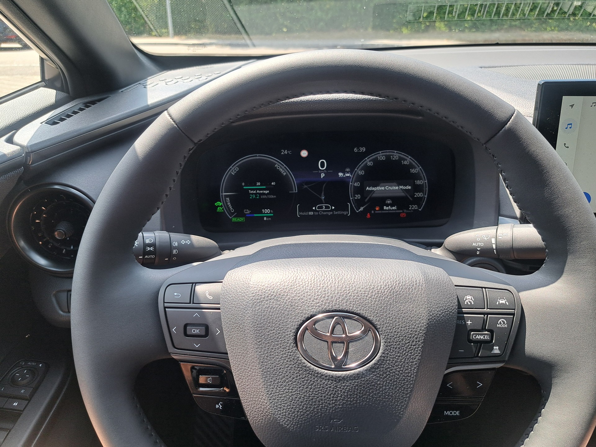 TOYOTA C-HR 2.0 PHEV CVT Swiss Edition-image-12
