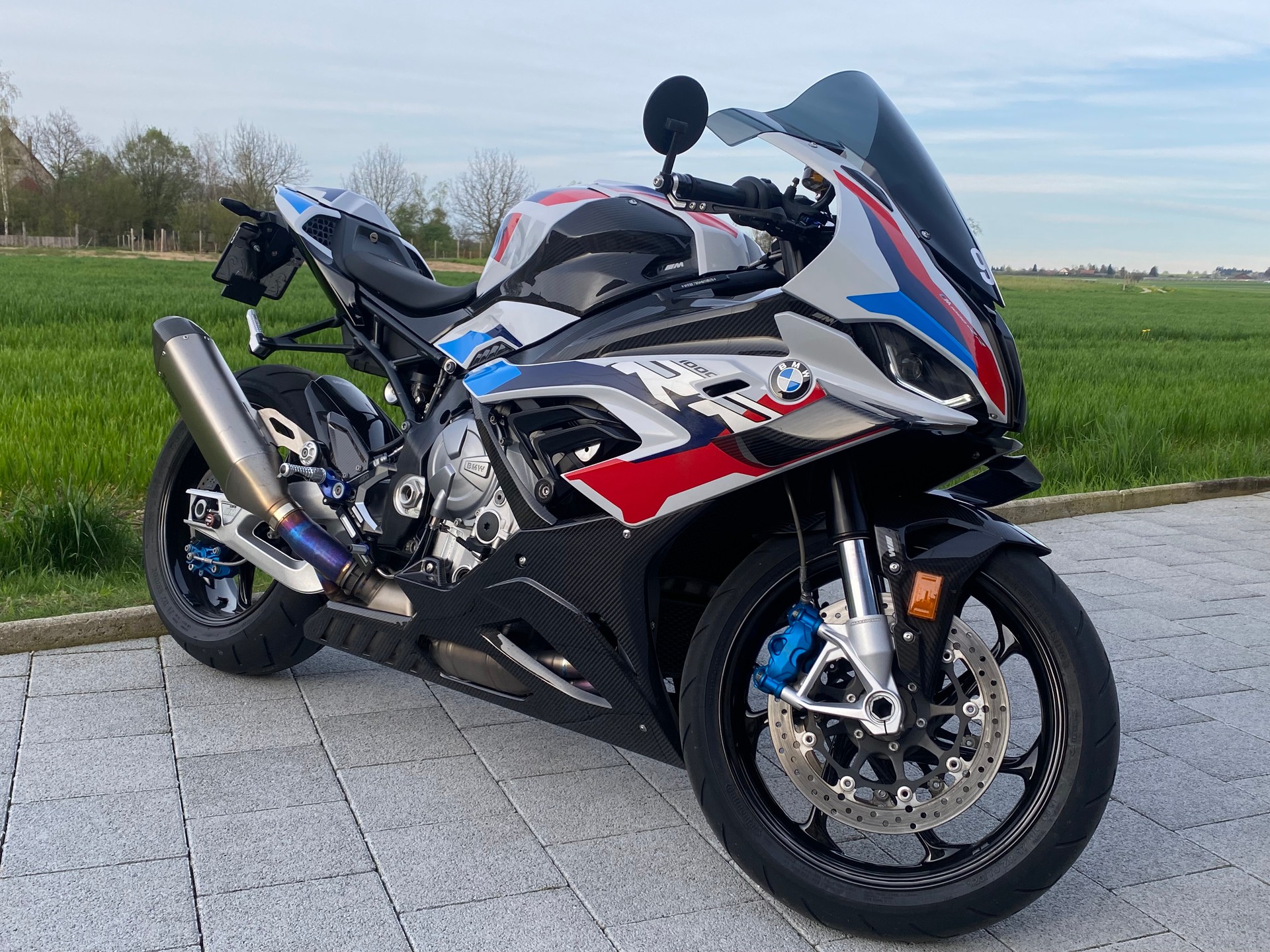 BMW M 1000 RR Competition (neuer Motor bei 8954km)-image-4