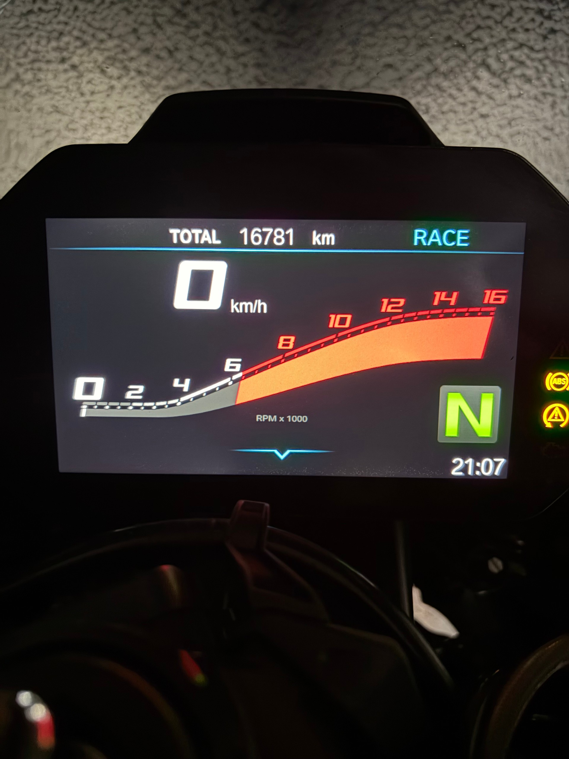 BMW M 1000 RR Competition (neuer Motor bei 8954km)-image-12