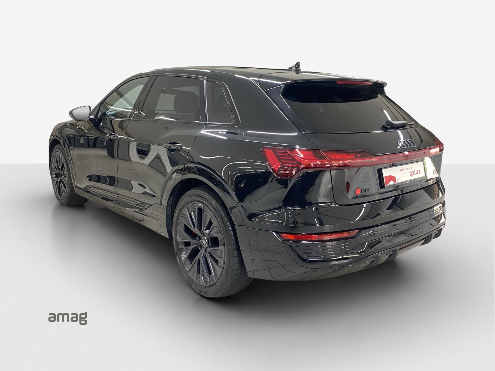 AUDI Q8 55 e-tron Black Edition quattro-image-2