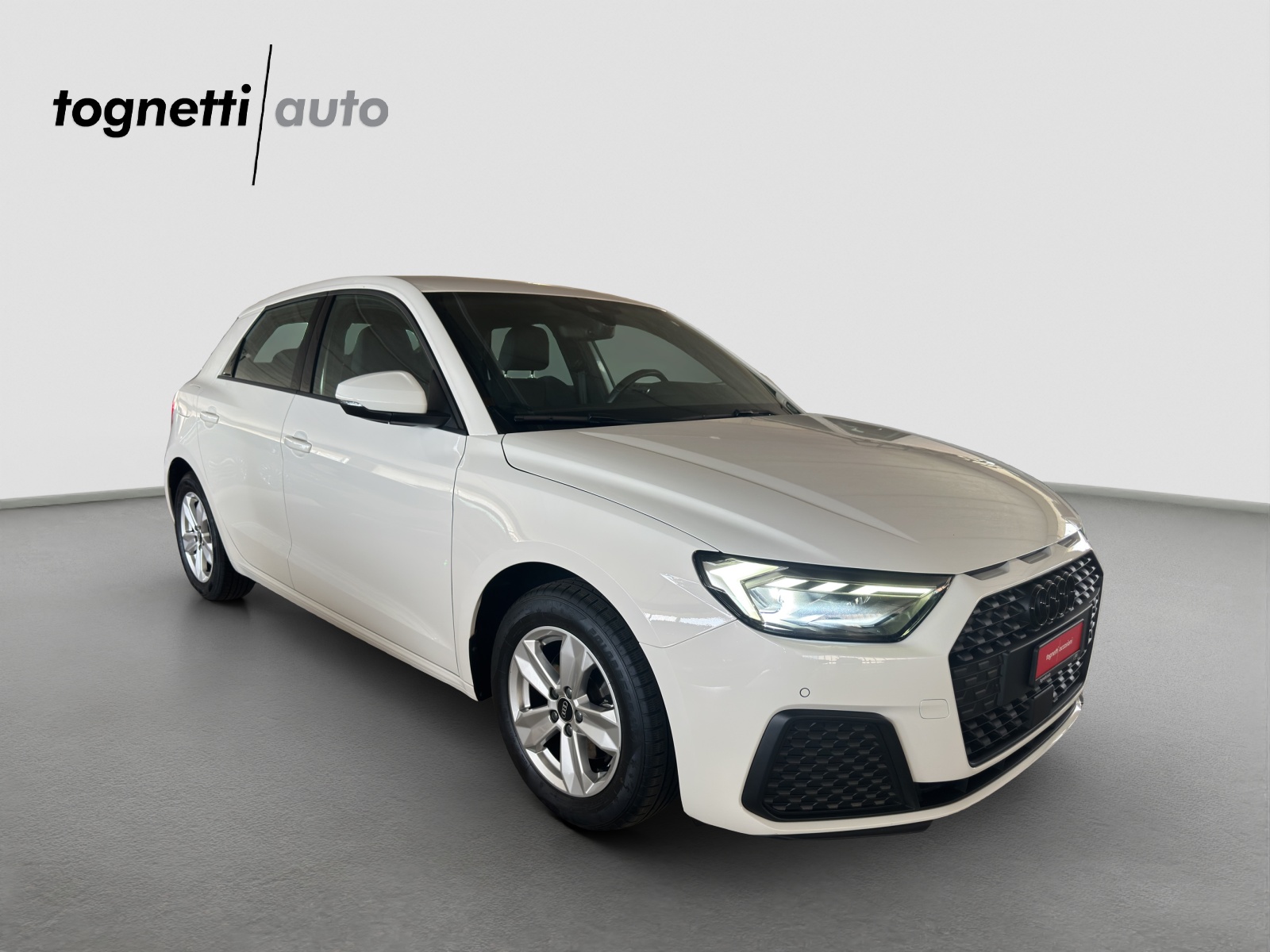 AUDI A1 Sportback 30 TFSI Attraction S-tronic-image-1