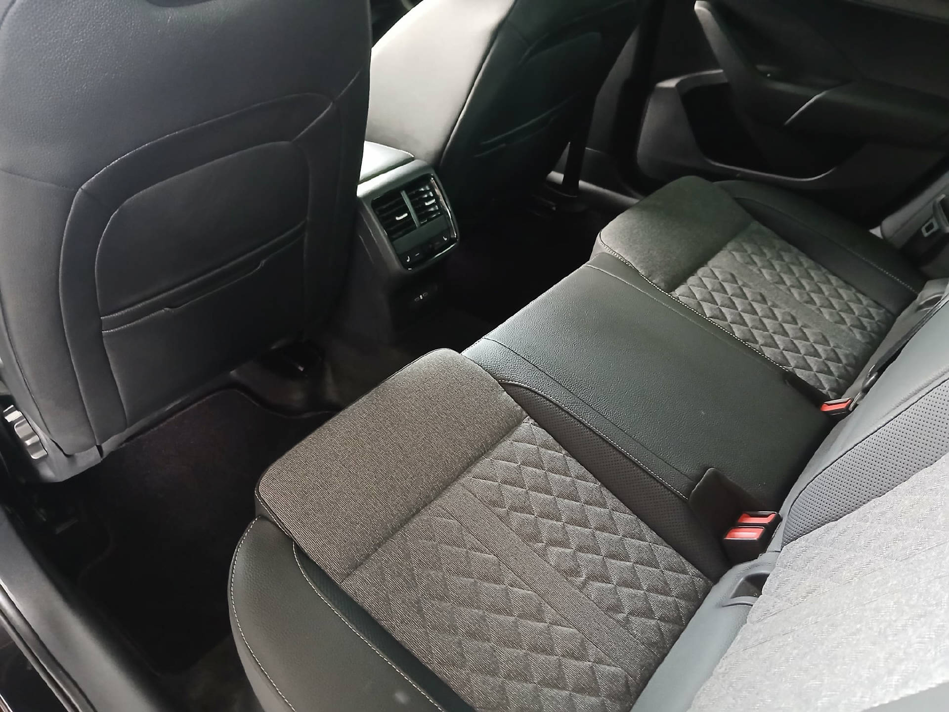 SKODA Octavia Combi 2.0 TDI 150 SportLine DSG-image-5