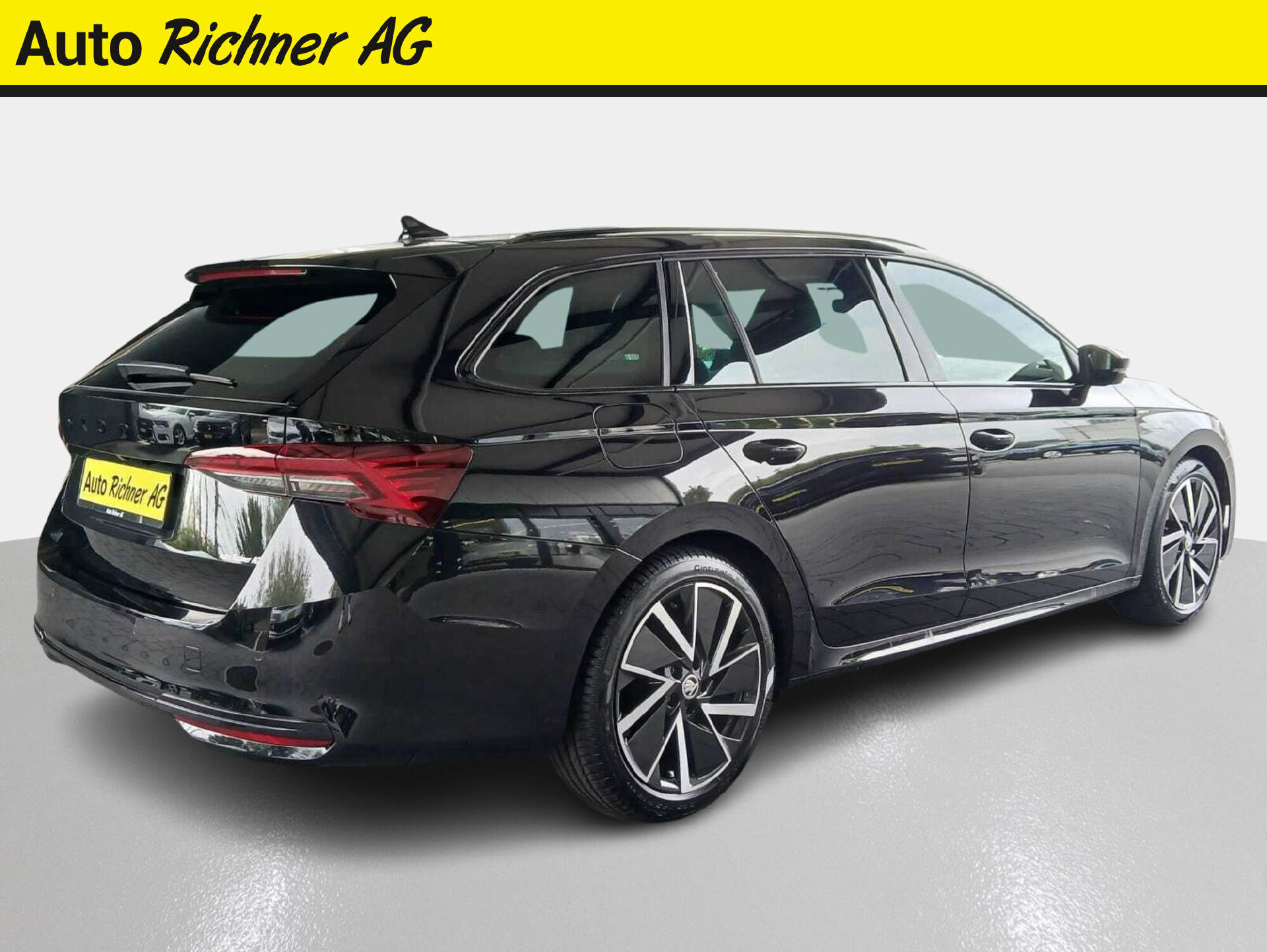 SKODA Octavia Combi 2.0 TDI 150 SportLine DSG-image-3