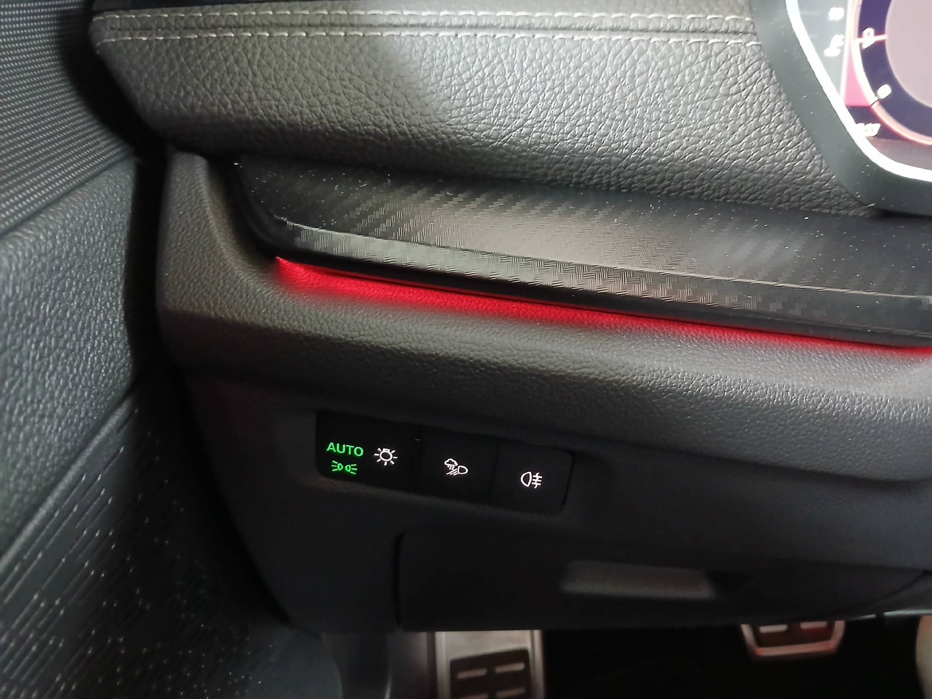 SKODA Octavia Combi 2.0 TDI 150 SportLine DSG-image-10