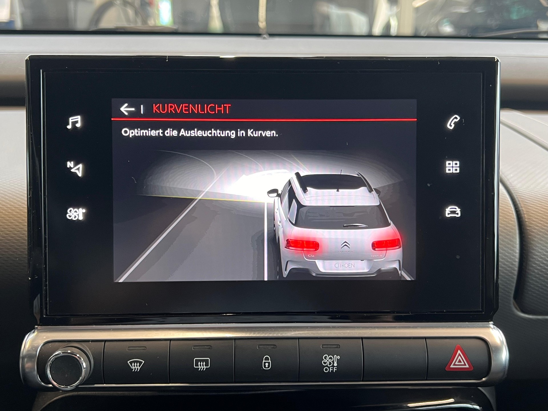 CITROEN C4 Cactus 1.5 BlueHDi 120 Shine-image-24