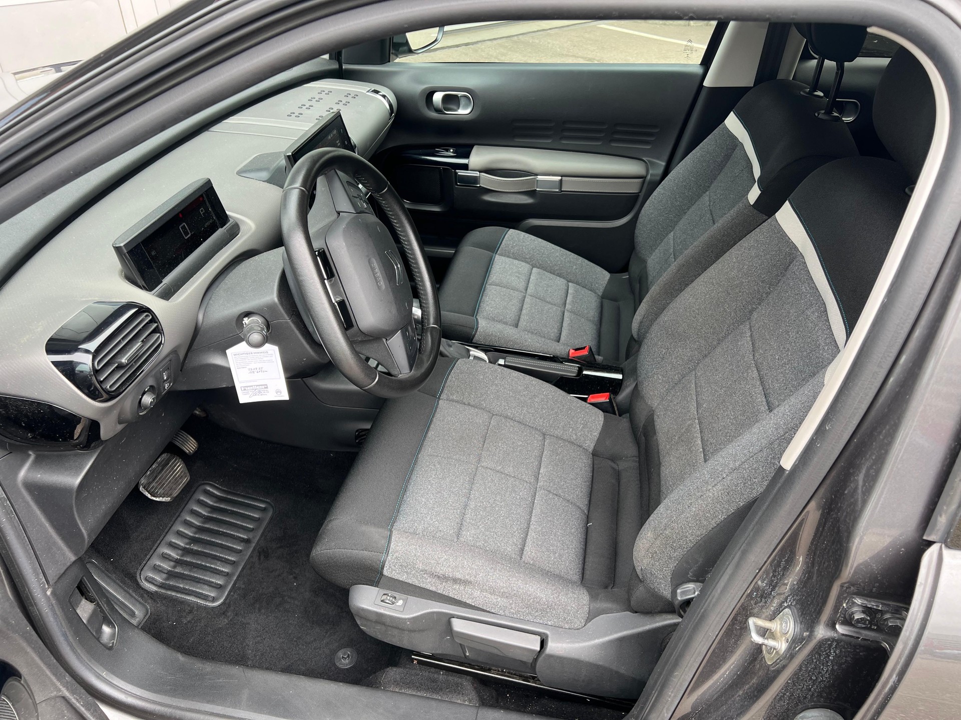 CITROEN C4 Cactus 1.5 BlueHDi 120 Shine-image-10