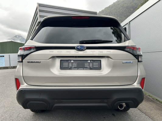 SUBARU Forester 2.0i e-Boxer Swiss Plus Lineartronic-image-4