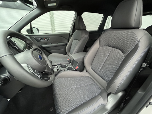 SUBARU Forester 2.0i e-Boxer Swiss Plus Lineartronic-image-6