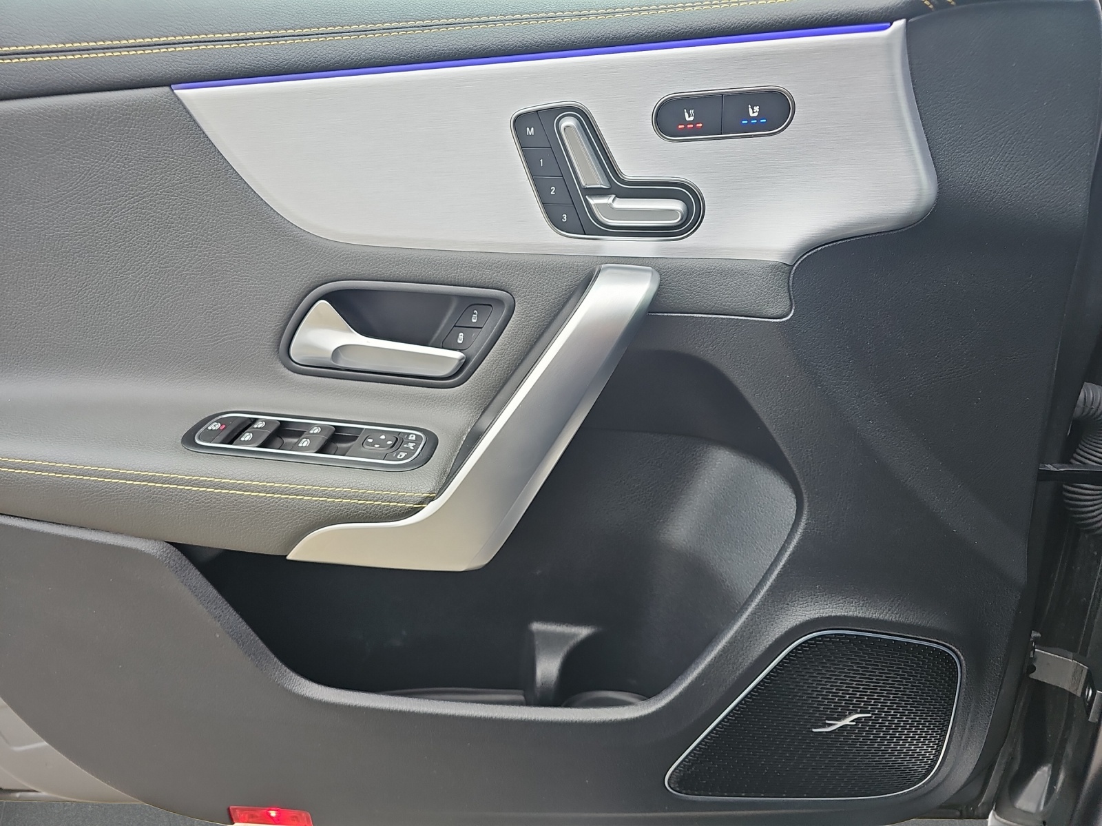 MERCEDES-BENZ A 45 S AMG 4Matic+ Speedshift-image-14