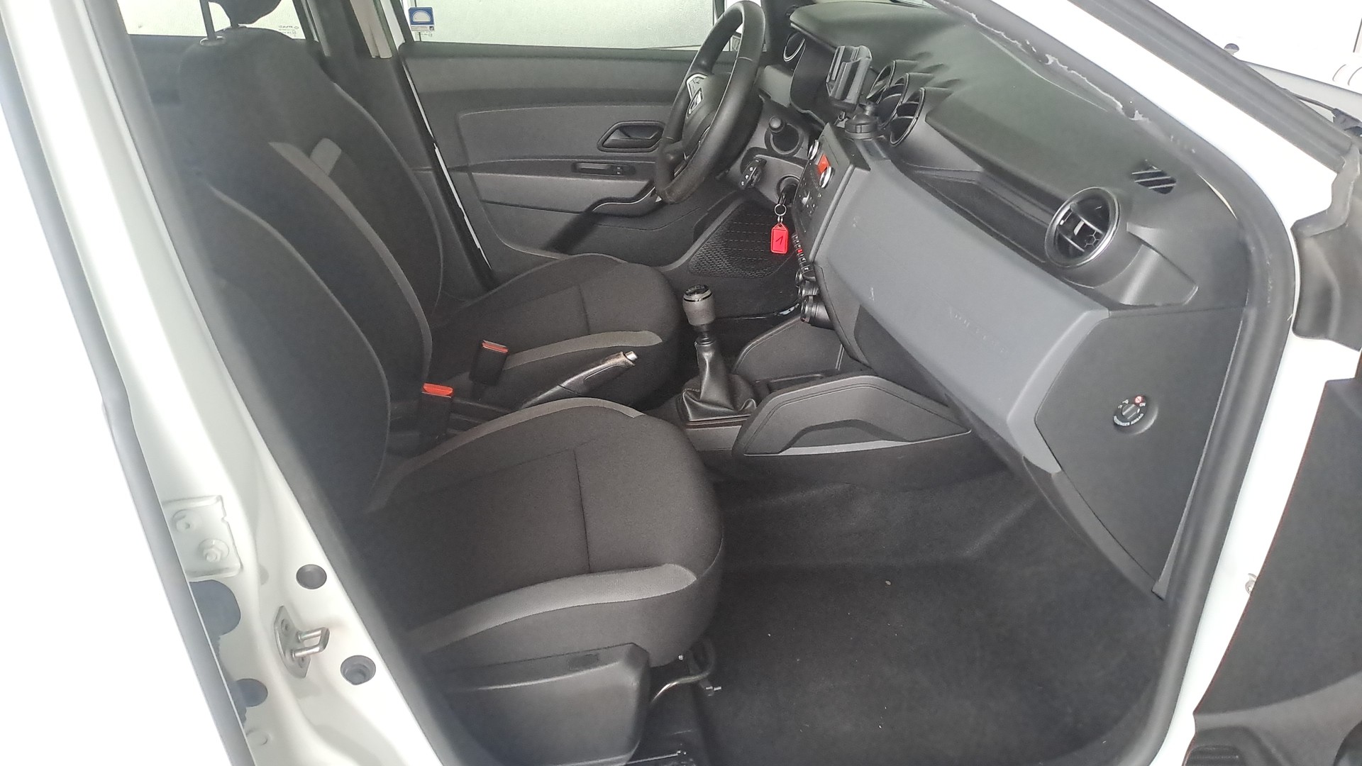 DACIA Duster SCe 115 Comfort 4x4-image-9