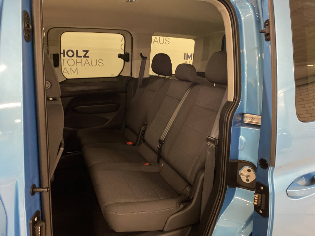 FORD TOURNEO Connect 2.0 EcoBlue 122 PS Titanium-image-16