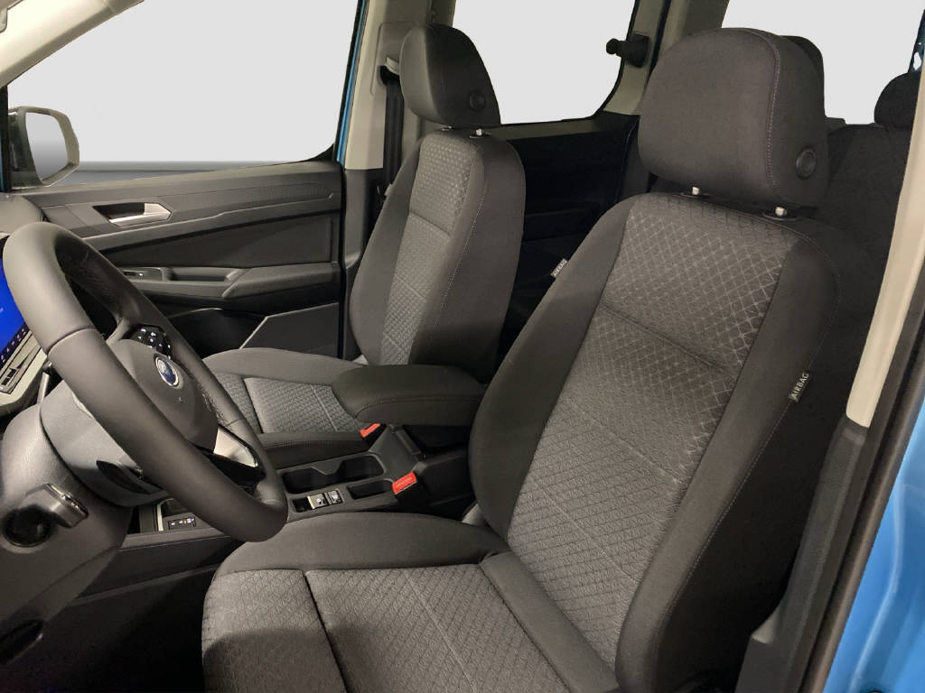 FORD TOURNEO Connect 2.0 EcoBlue 122 PS Titanium-image-5