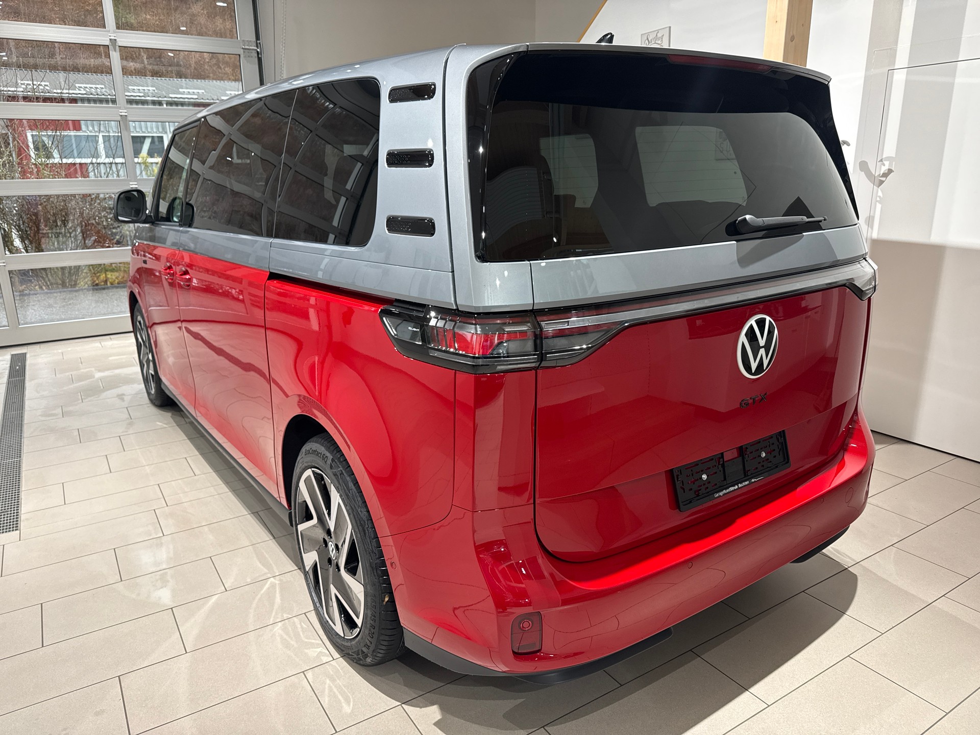 VW ID.Buzz Bus LWB 91kWh GTX 4motion-image-2