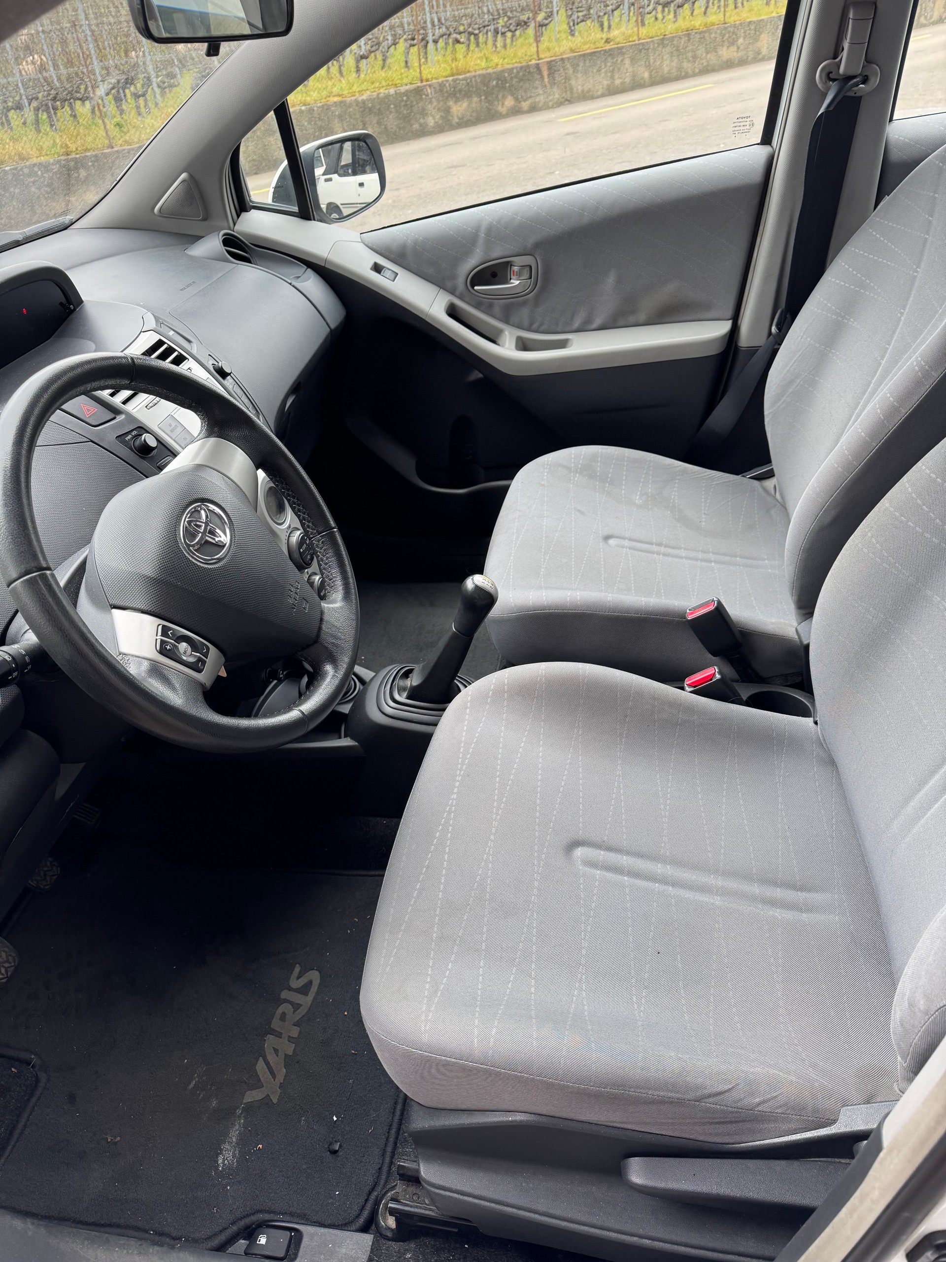 TOYOTA Yaris 1.4 D-4D Linea Sol-image-7