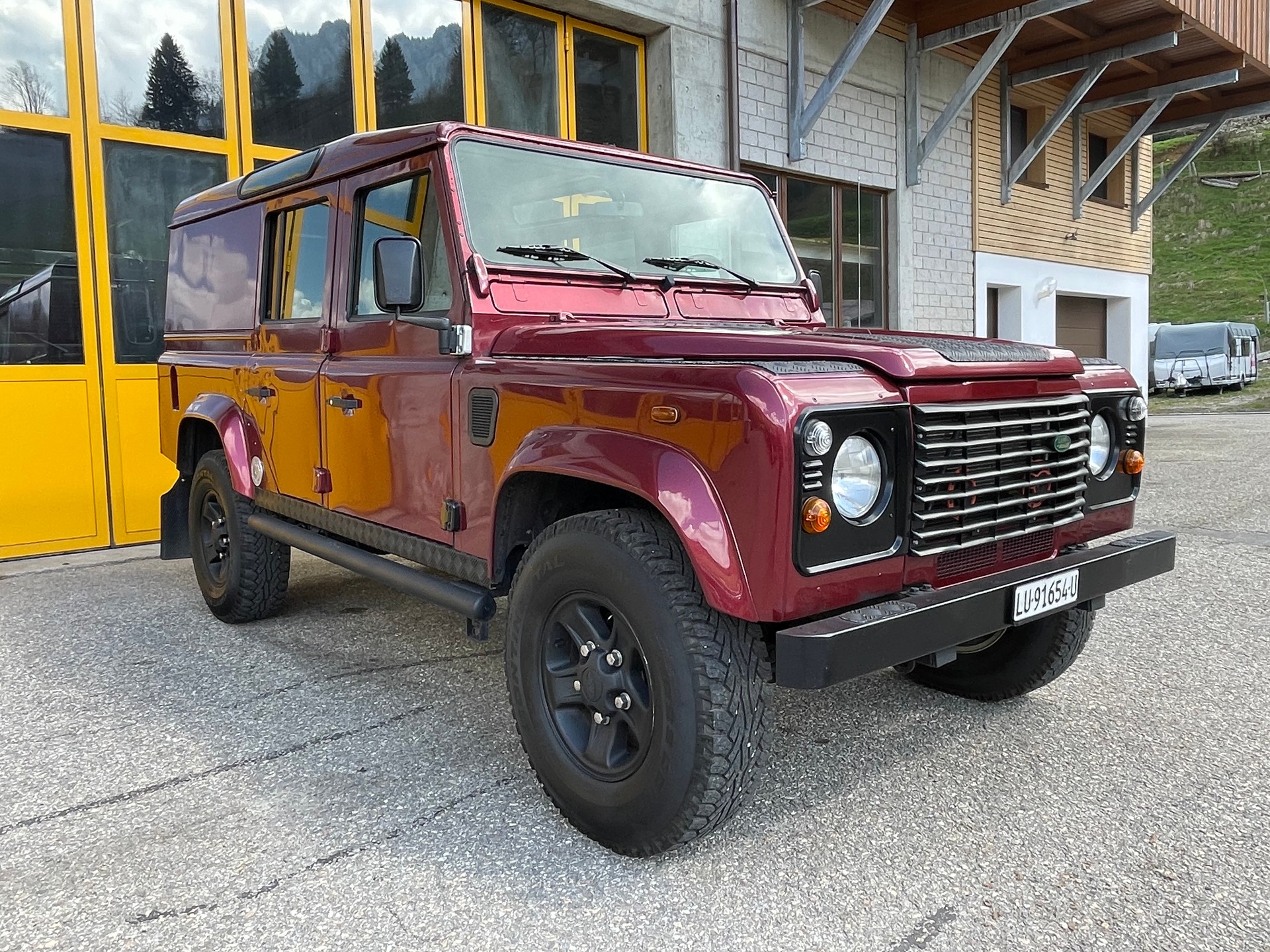 LAND ROVER Defender 110 CSW 2.5 Td5-image-10