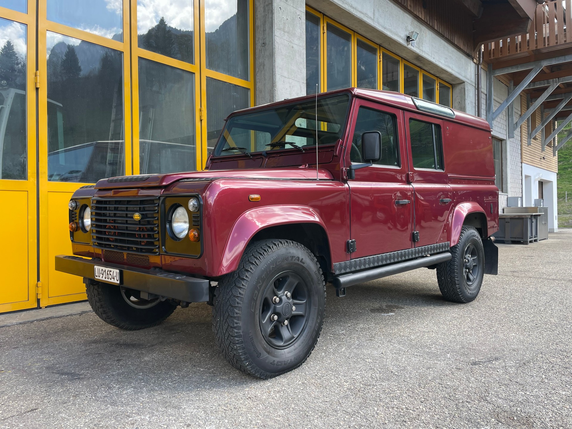 LAND ROVER Defender 110 CSW 2.5 Td5-image-1