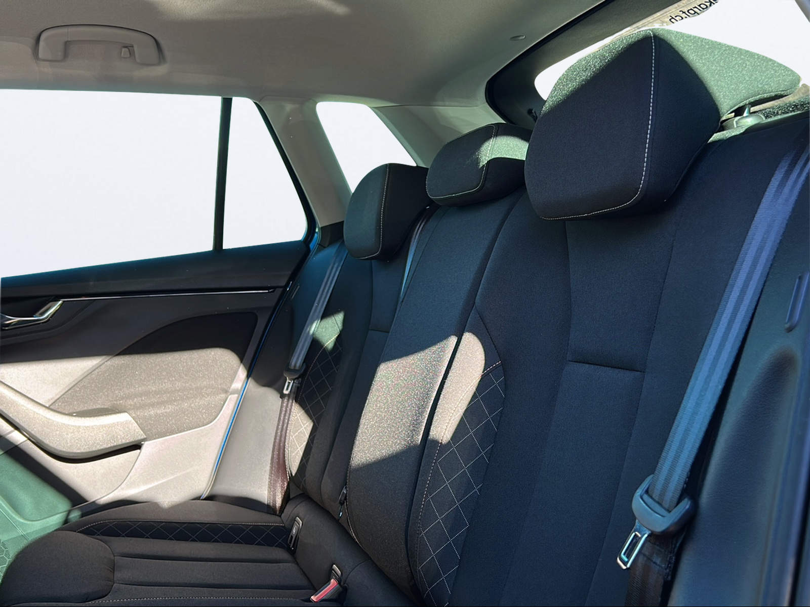 SKODA Kamiq 1.0 TSI Fresh DSG-image-13