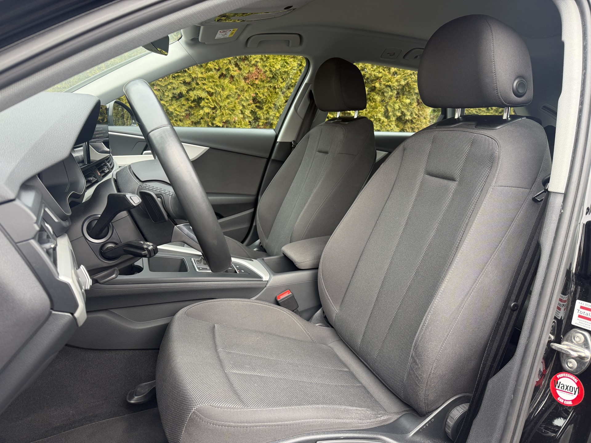 AUDI A4 Avant 40 TDI Attraction quattro S-tronic-image-18