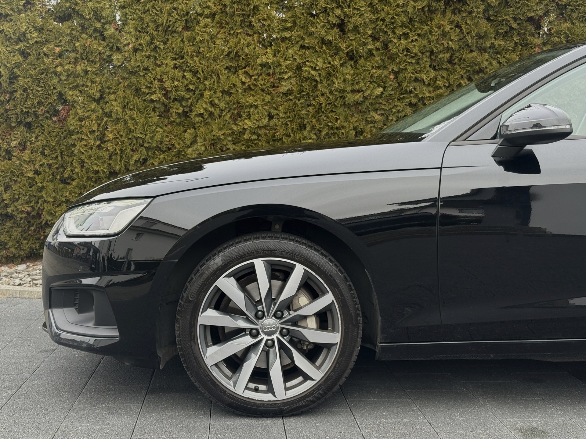 AUDI A4 Avant 40 TDI Attraction quattro S-tronic-image-6