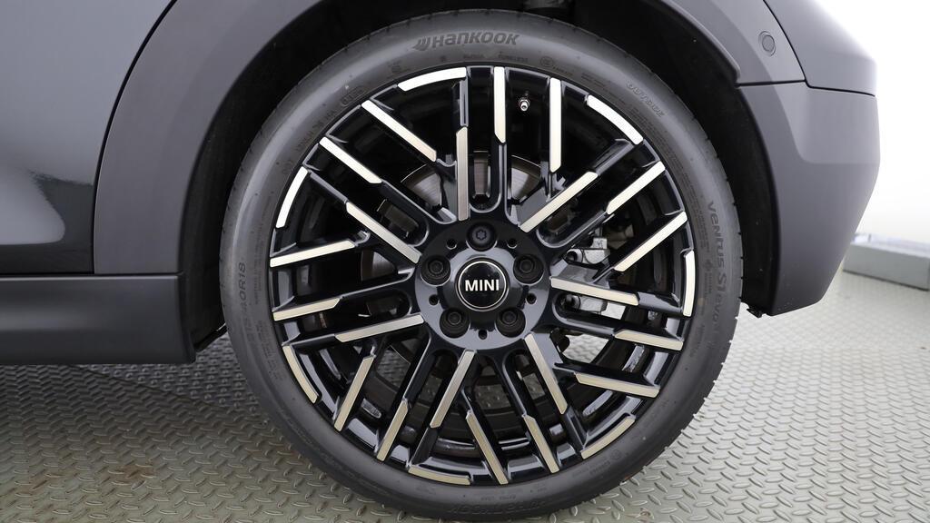 MINI Cooper S Cabrio-image-8