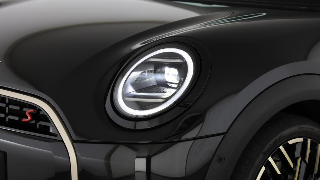 MINI Cooper S Cabrio-image-15