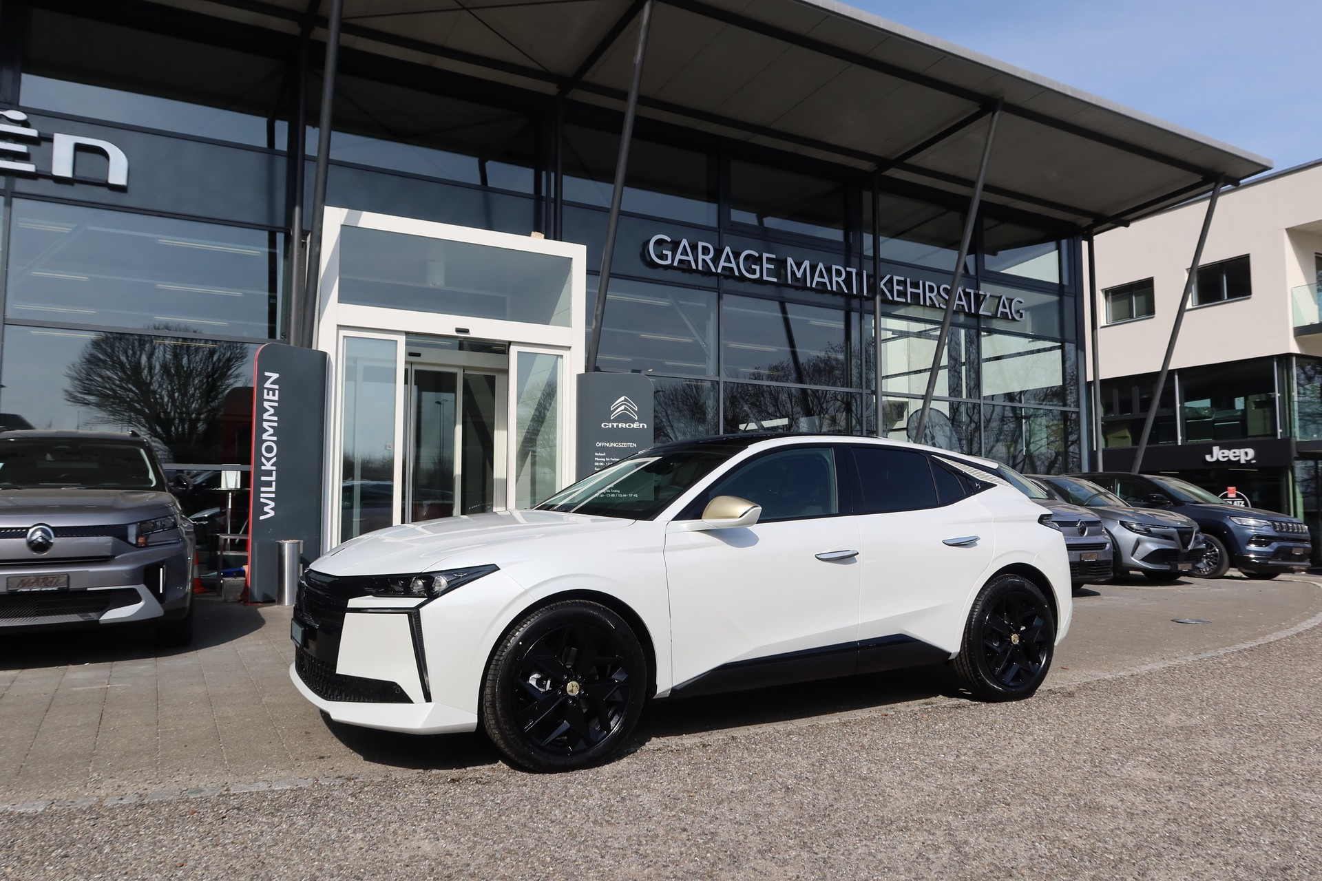 DS AUTOMOBILES DS 4 1.2MHEV Performance-image-2