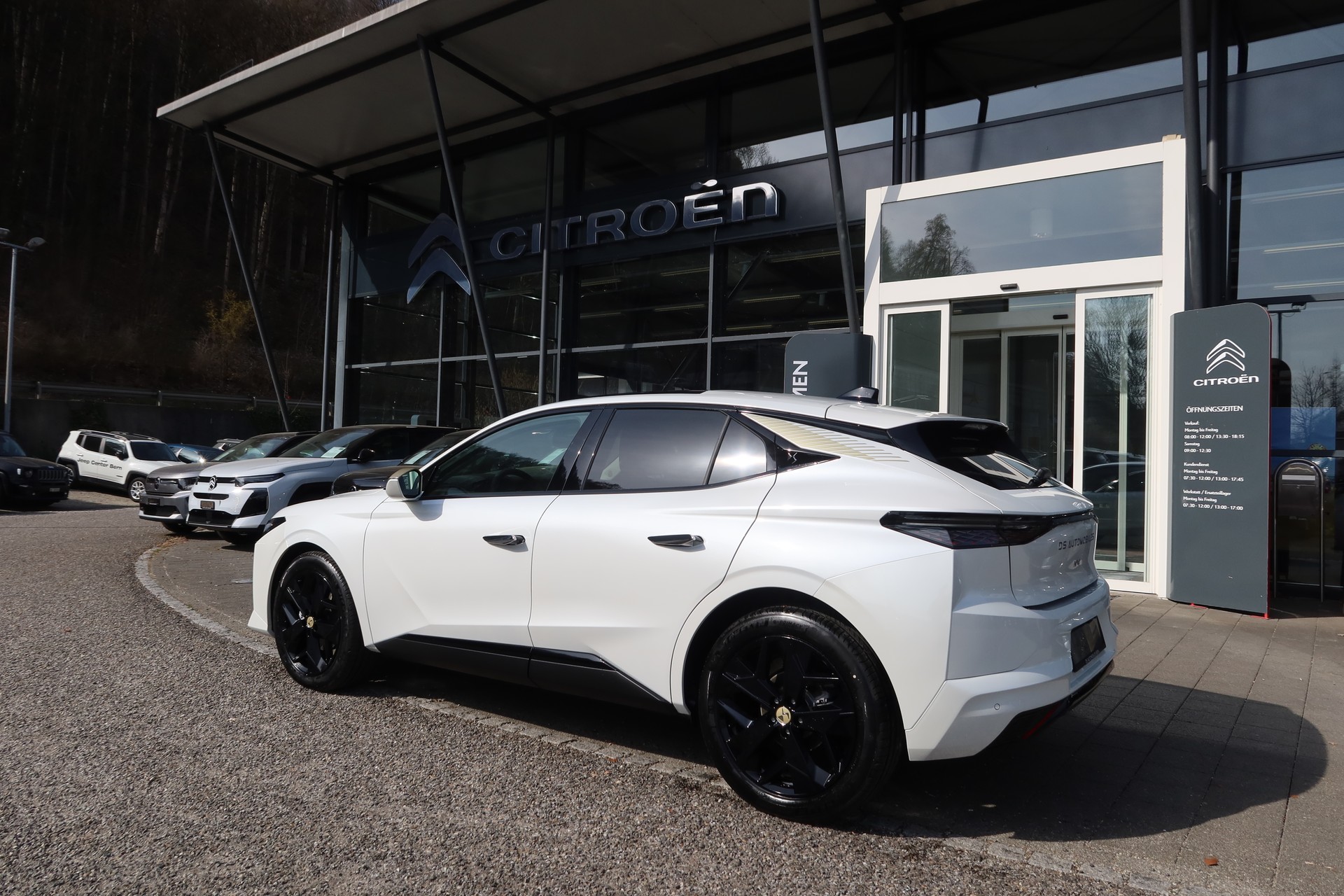 DS AUTOMOBILES DS 4 1.2MHEV Performance-image-4